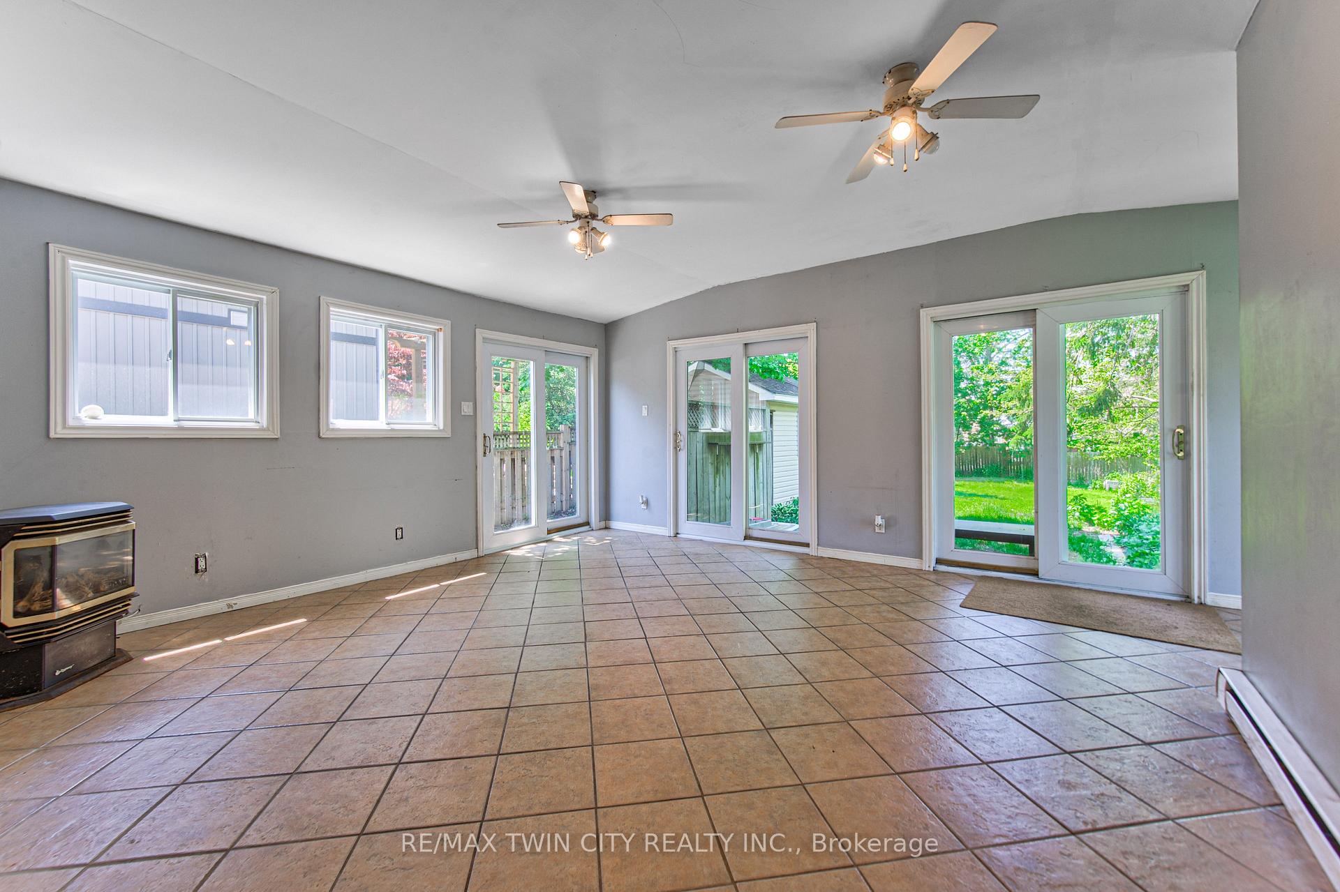 Photo 18 of 22 Herlan Avenue, Kitchener, Cherry Hill — HOMEH