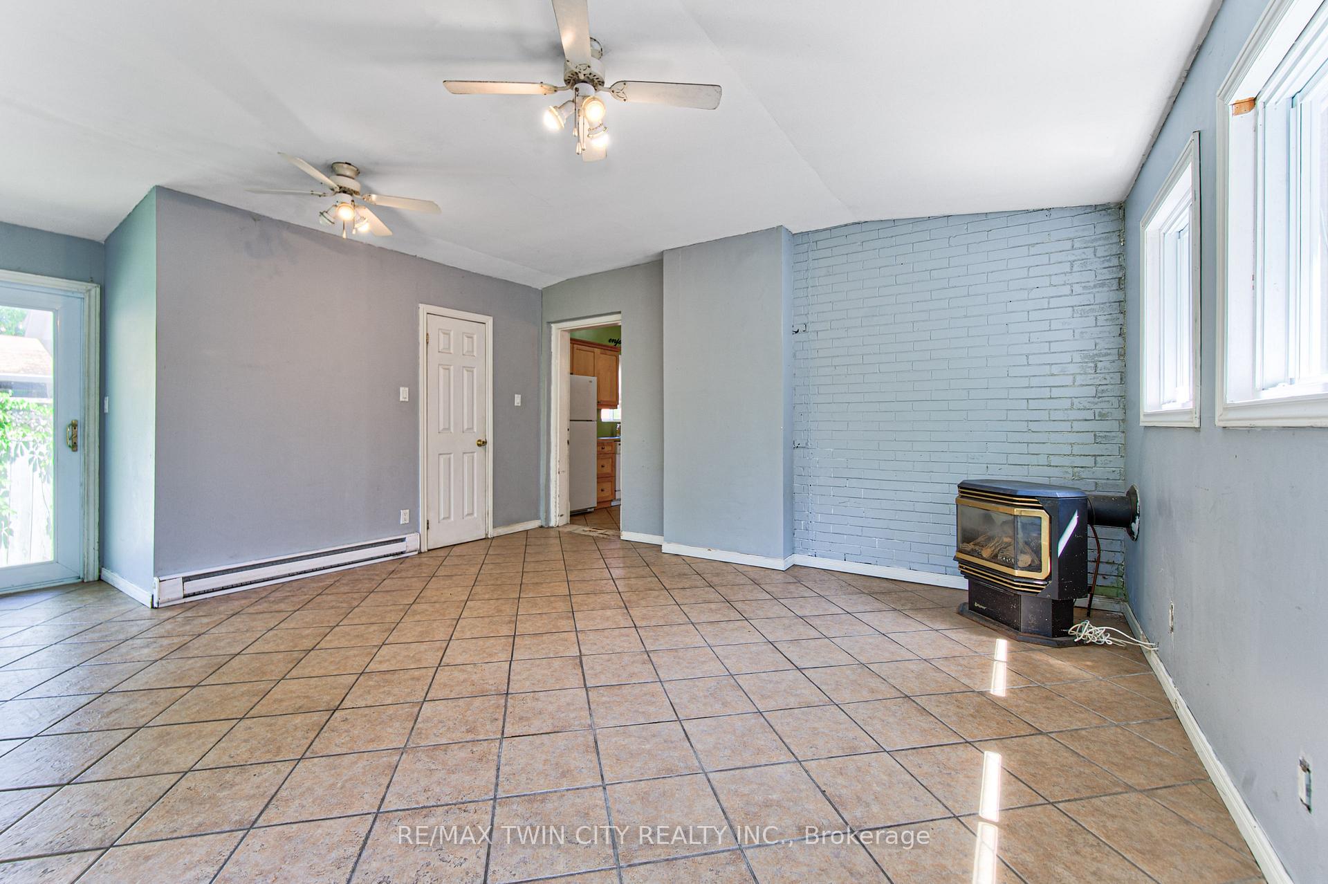 Photo 20 of 22 Herlan Avenue, Kitchener, Cherry Hill — HOMEH