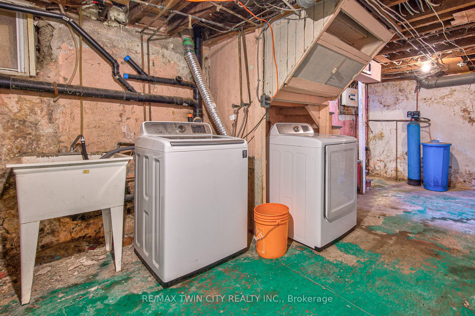 Photo 24 of 22 Herlan Avenue, Kitchener, Cherry Hill — HOMEH