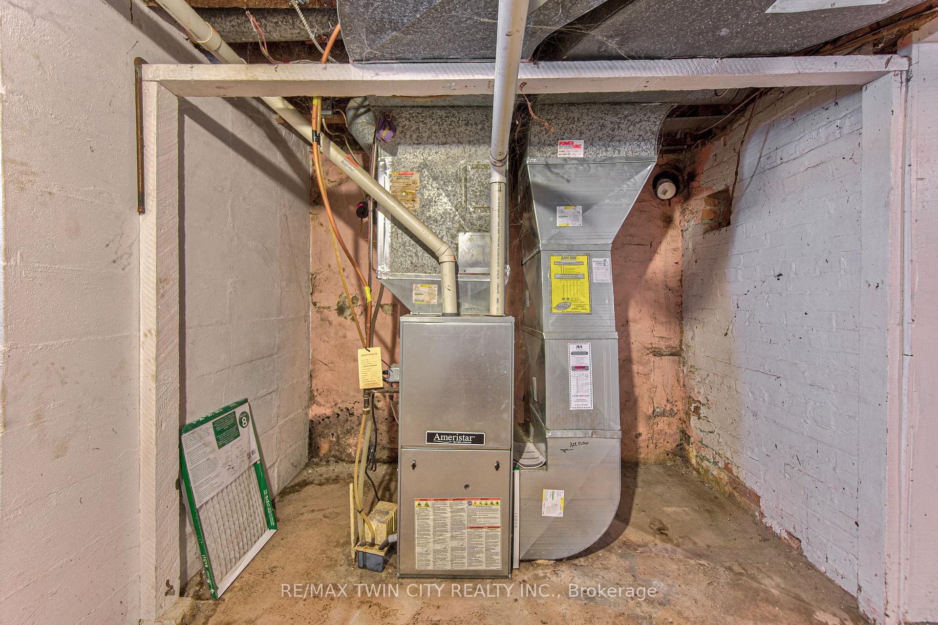 Photo 25 of 22 Herlan Avenue, Kitchener, Cherry Hill — HOMEH