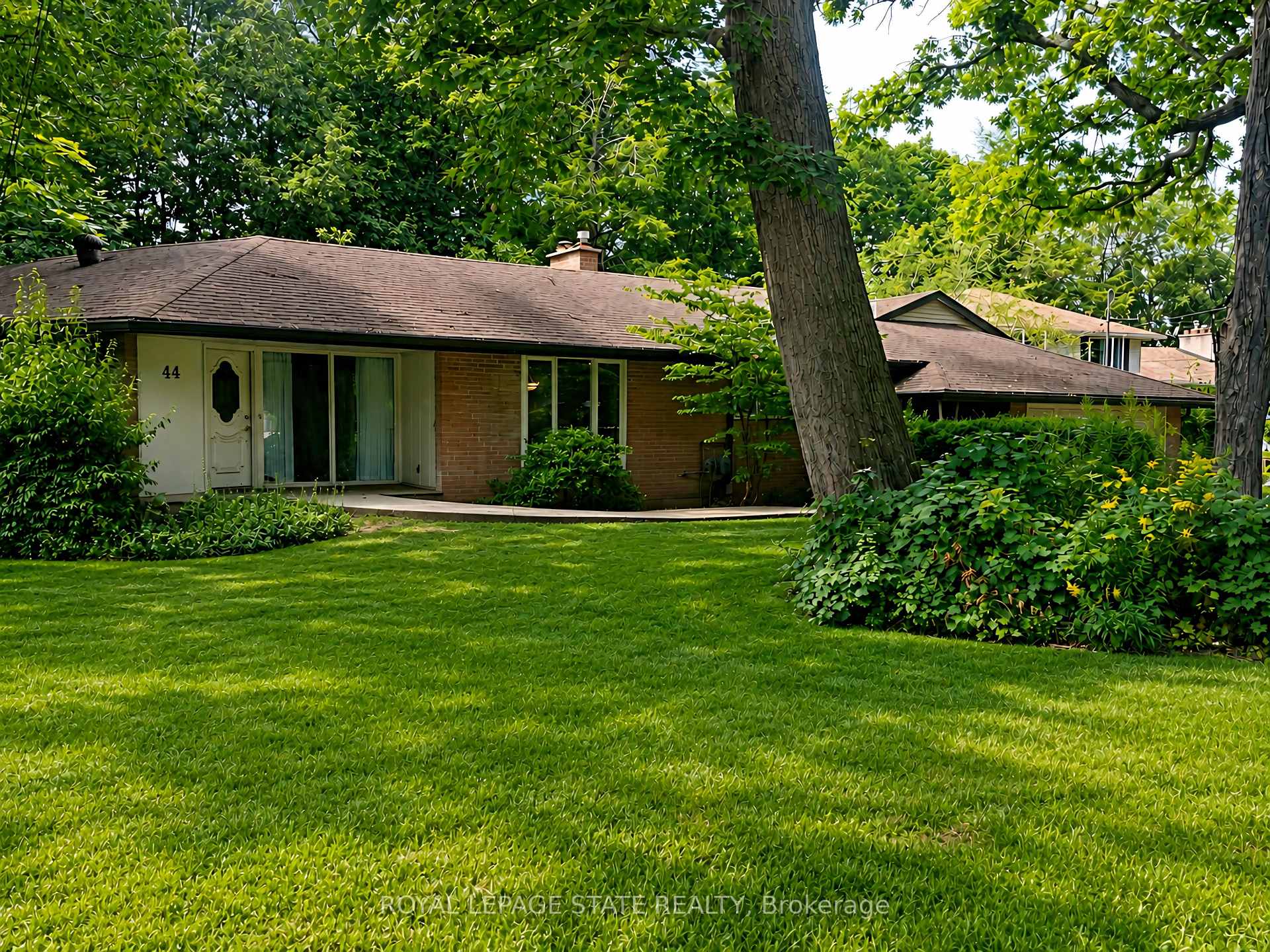 Photo 2 of 44 Colquhoun Crescent, Hamilton, Westcliffe — HOMEH