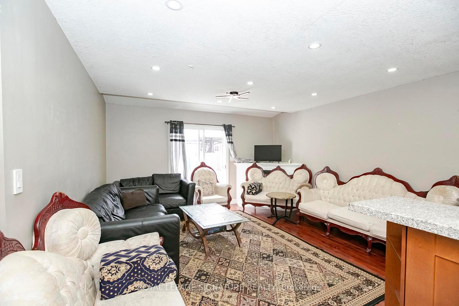 Photo 13 of 107 Glencliffe Court, Kitchener, Grand River North — HOMEH