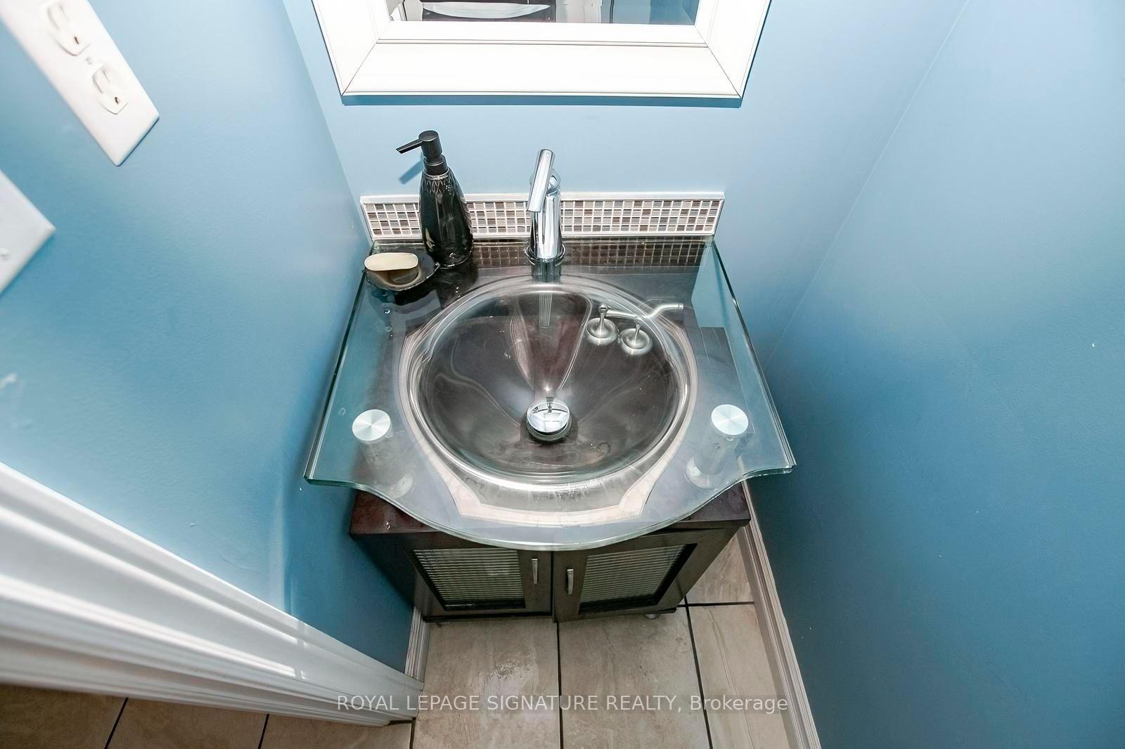 Photo 17 of 107 Glencliffe Court, Kitchener, Grand River North — HOMEH