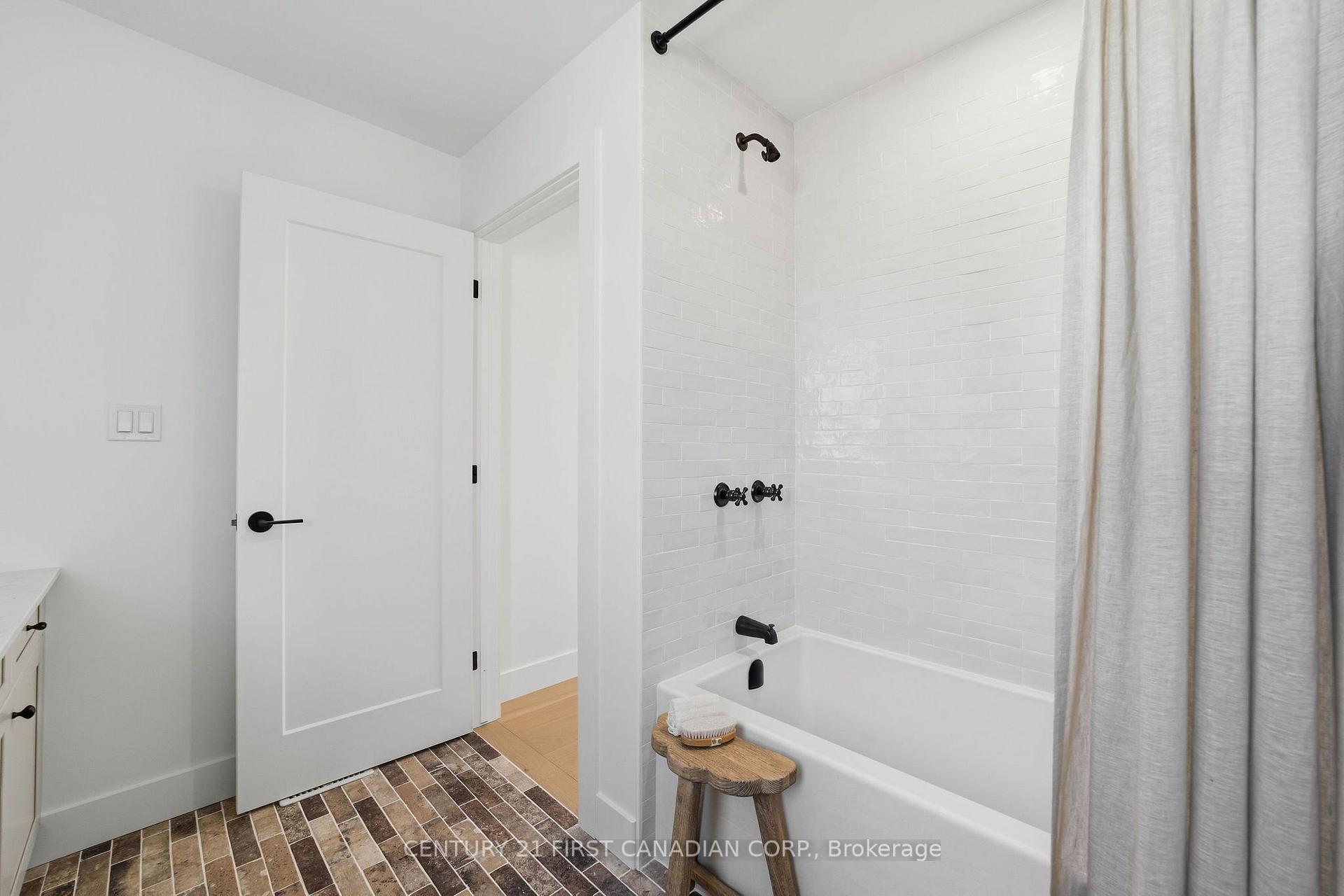Photo 31 of 24 Sheldabren Street, North Middlesex, Ailsa Craig — HOMEH