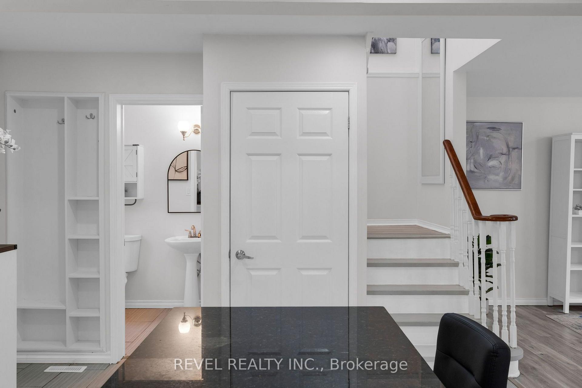 Photo 7 of 7 Penton Drive, Barrie, West Bayfield — HOMEH