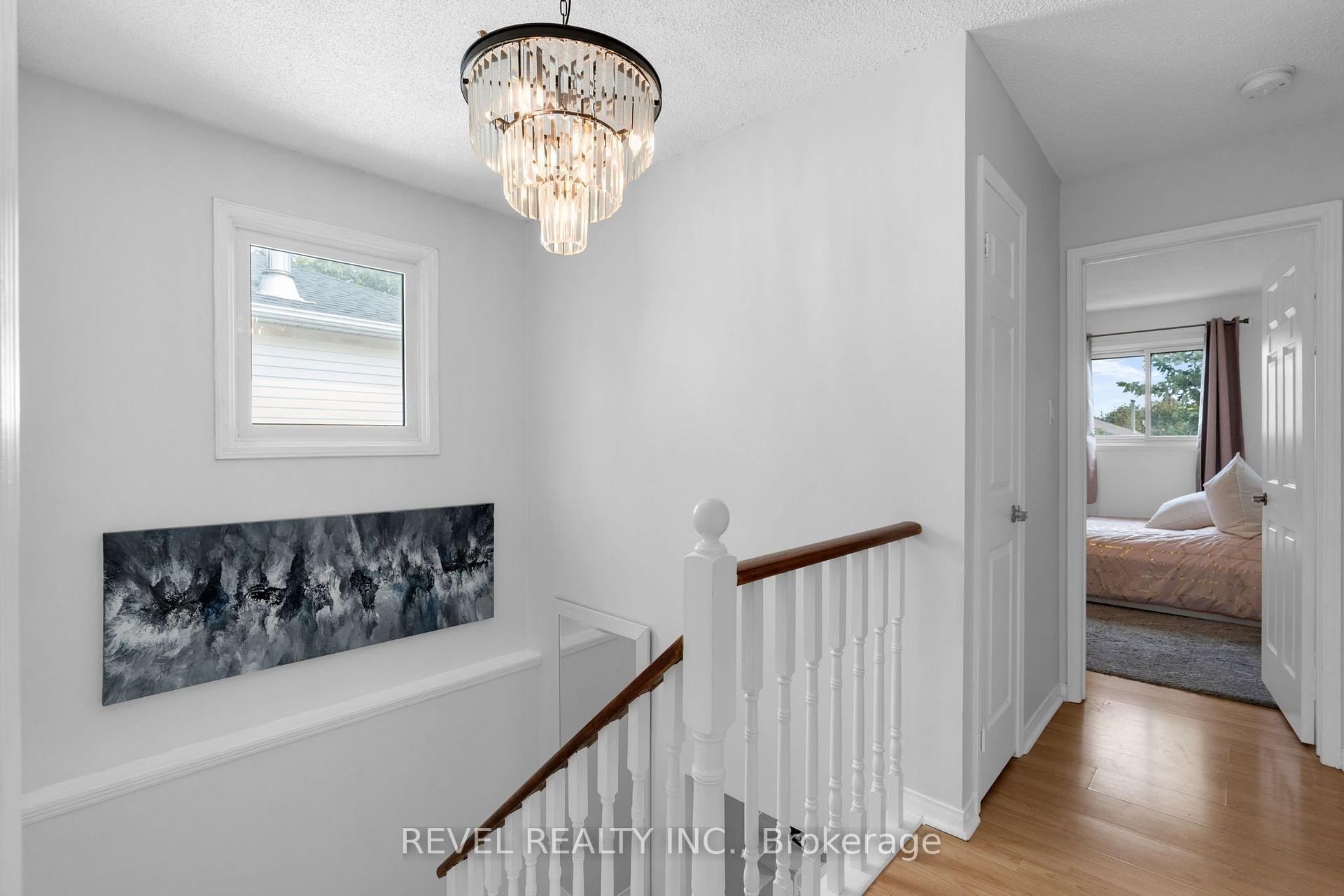 Photo 16 of 7 Penton Drive, Barrie, West Bayfield — HOMEH