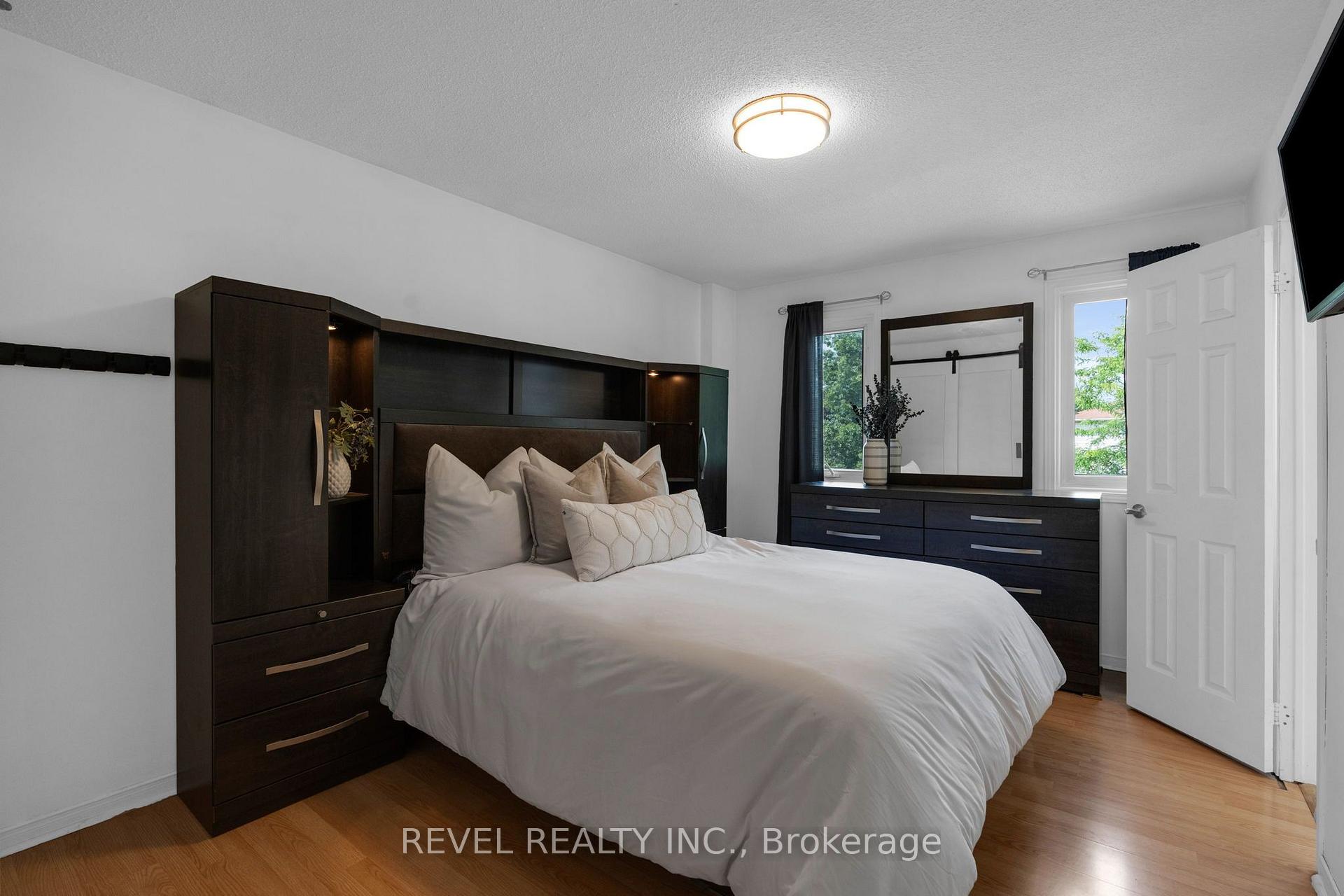 Photo 17 of 7 Penton Drive, Barrie, West Bayfield — HOMEH
