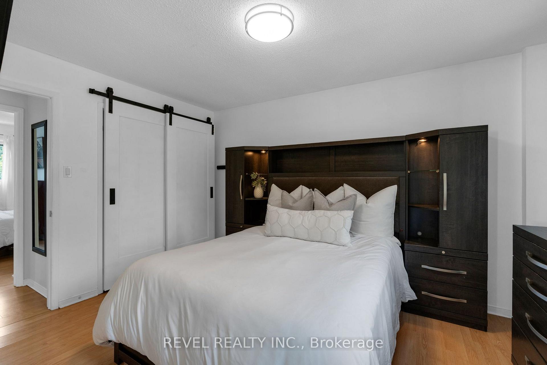 Photo 18 of 7 Penton Drive, Barrie, West Bayfield — HOMEH