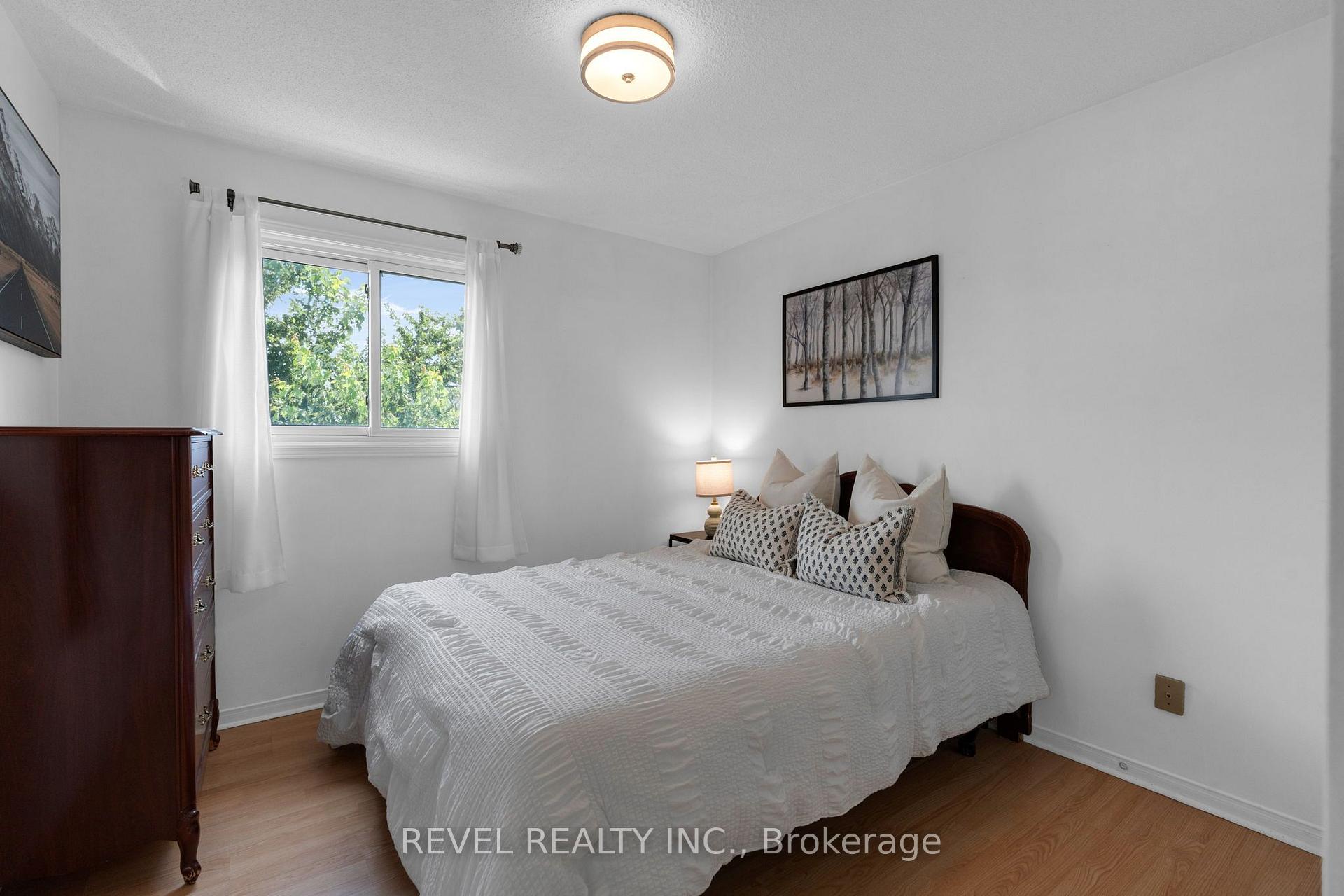 Photo 19 of 7 Penton Drive, Barrie, West Bayfield — HOMEH