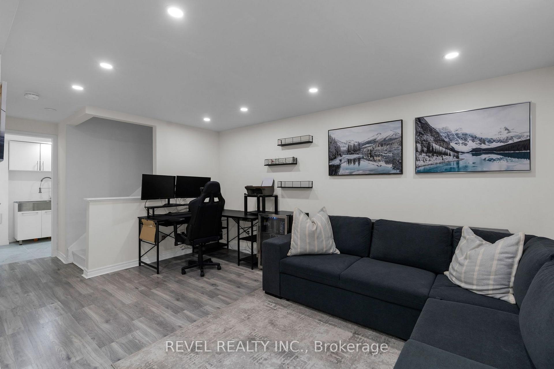Photo 25 of 7 Penton Drive, Barrie, West Bayfield — HOMEH