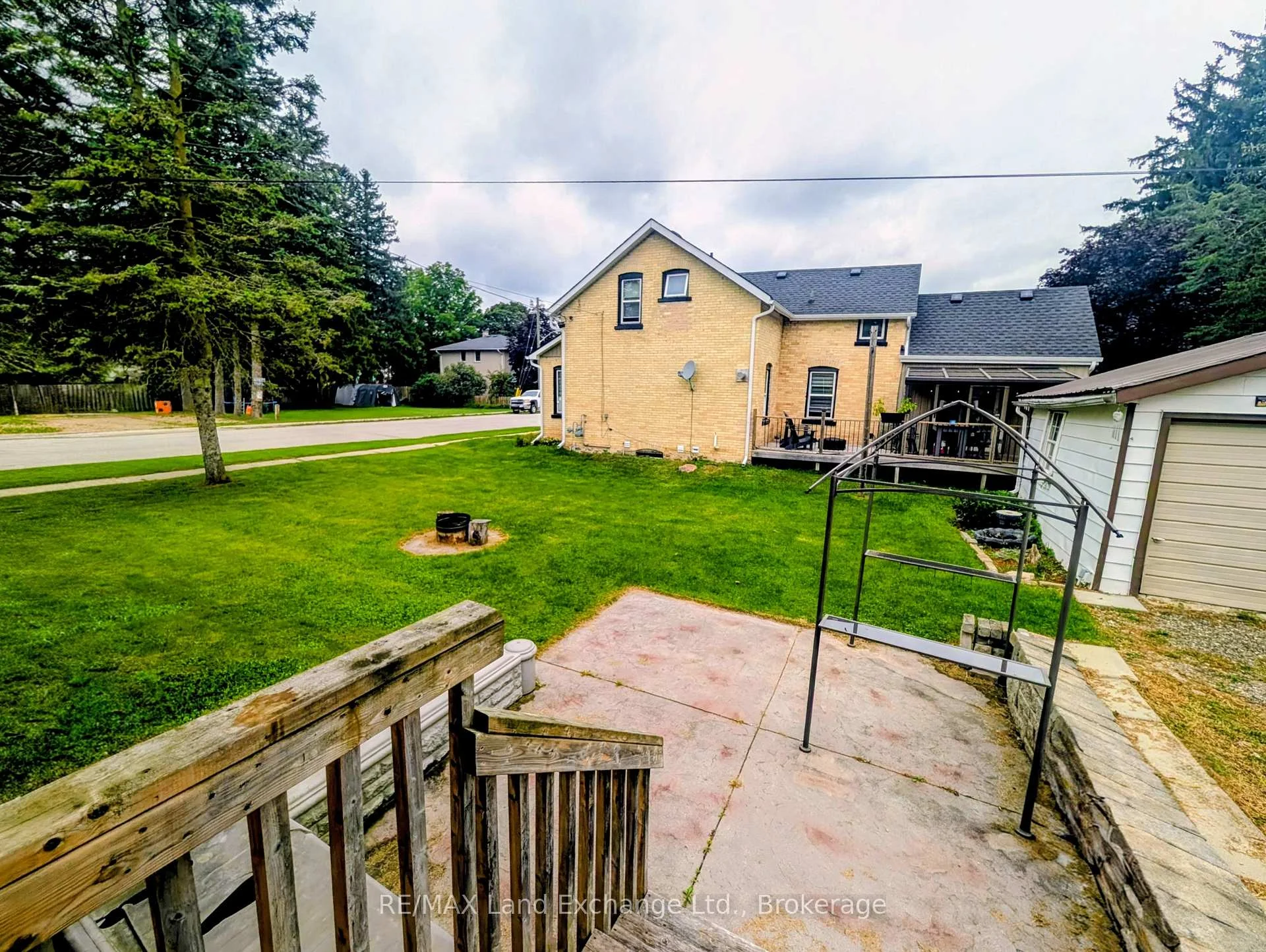 Photo 2 of 10 Mary Street, Brockton — HOMEH