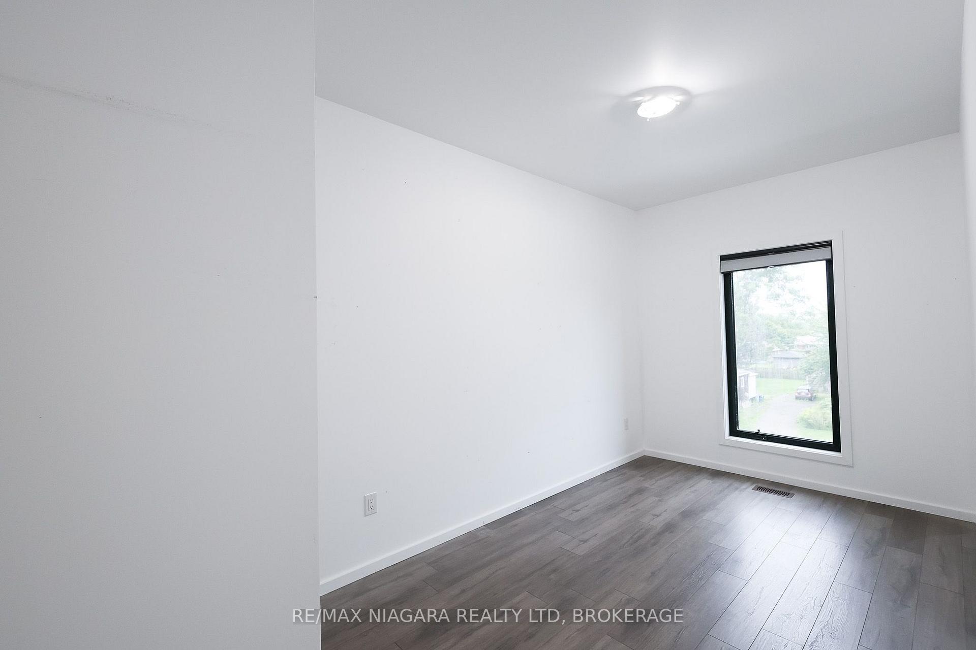 Photo 27 of 72 First Street, Welland, Lincoln/Crowland — HOMEH