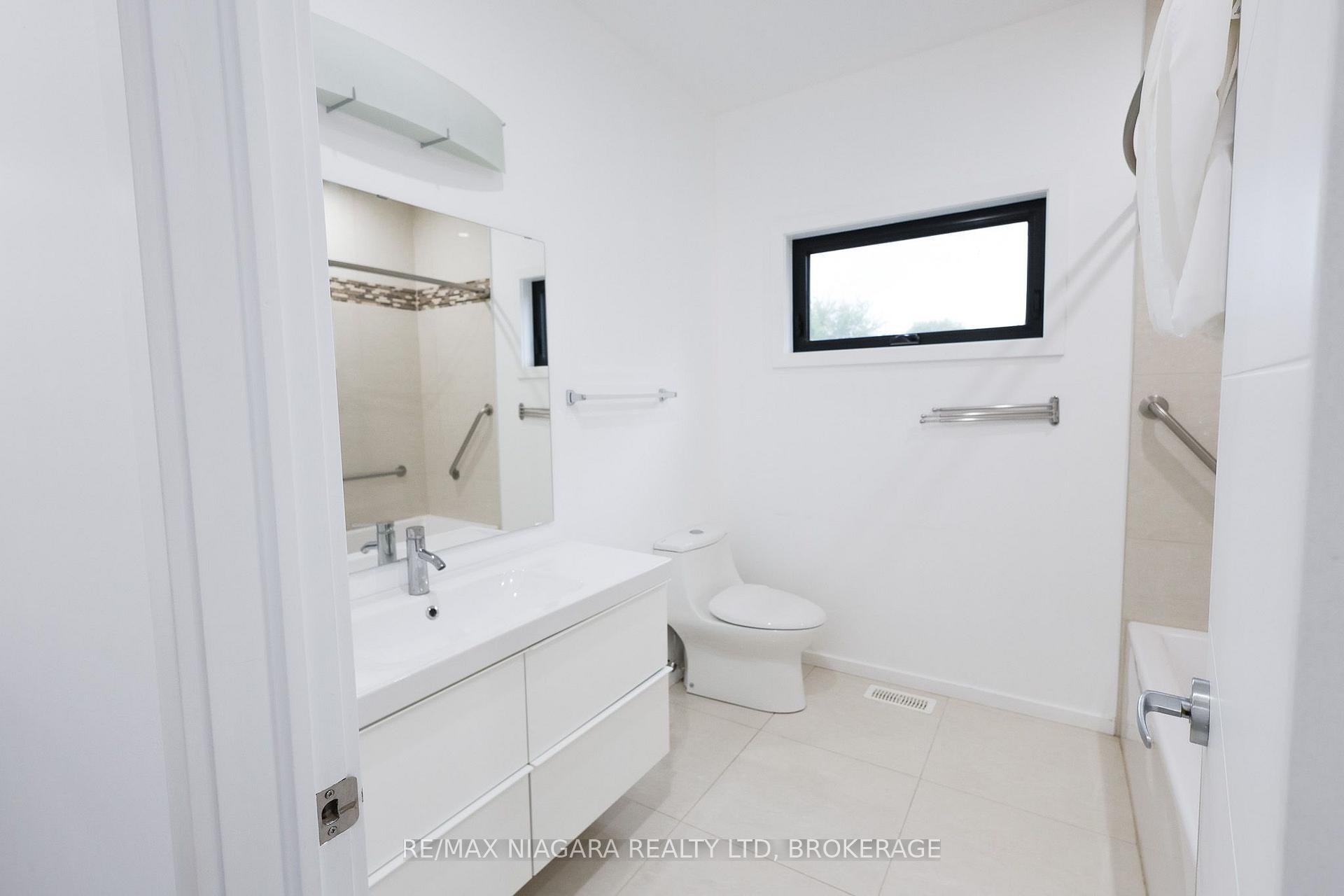 Photo 32 of 72 First Street, Welland, Lincoln/Crowland — HOMEH