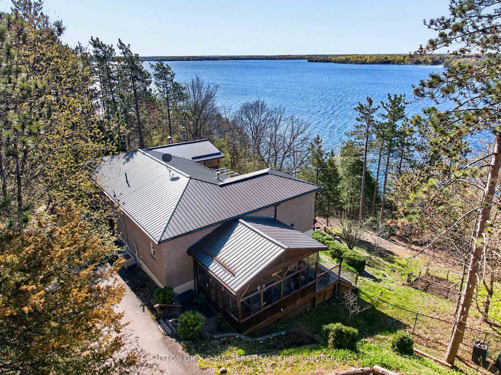 Photo of 715 North Shore Road