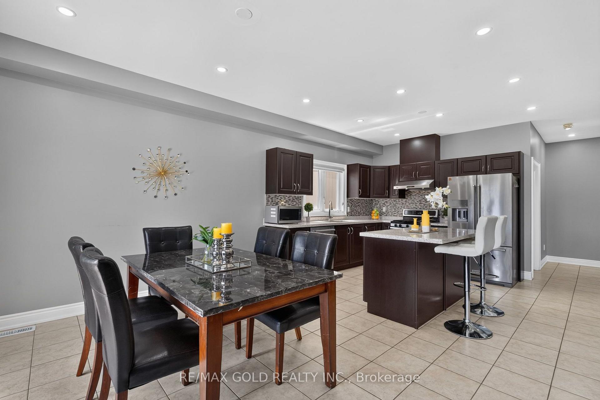 Photo 8 of 11 Jones Street, New Tecumseth, Alliston — HOMEH