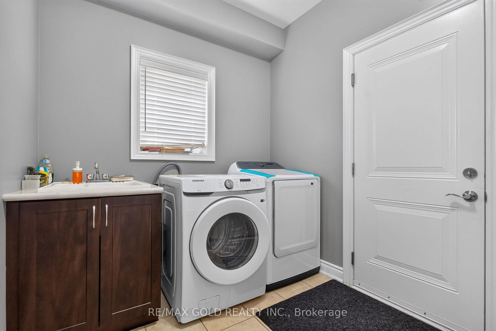 Photo 13 of 11 Jones Street, New Tecumseth, Alliston — HOMEH
