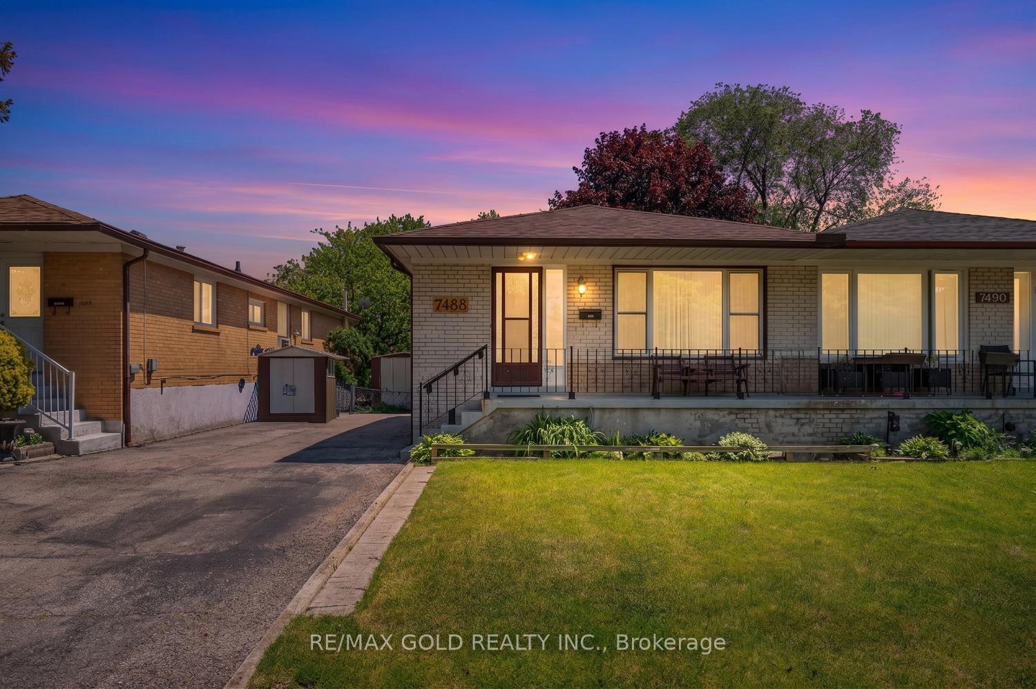 Photo 1 of 7488 Discus Crescent, Mississauga, Malton — HOMEH