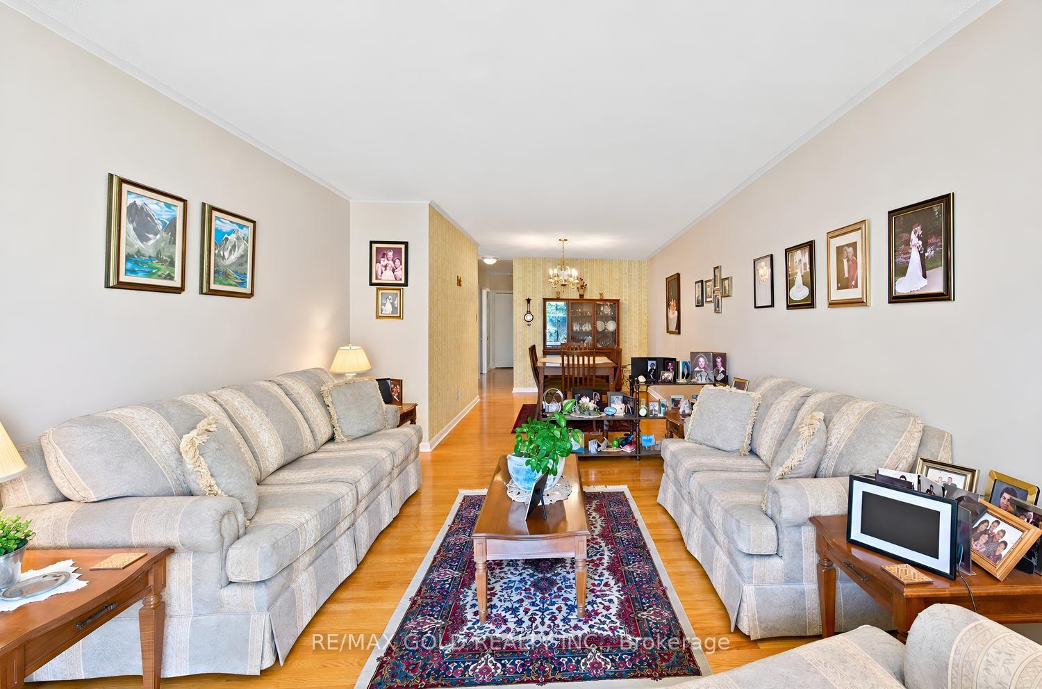 Photo 10 of 7488 Discus Crescent, Mississauga, Malton — HOMEH