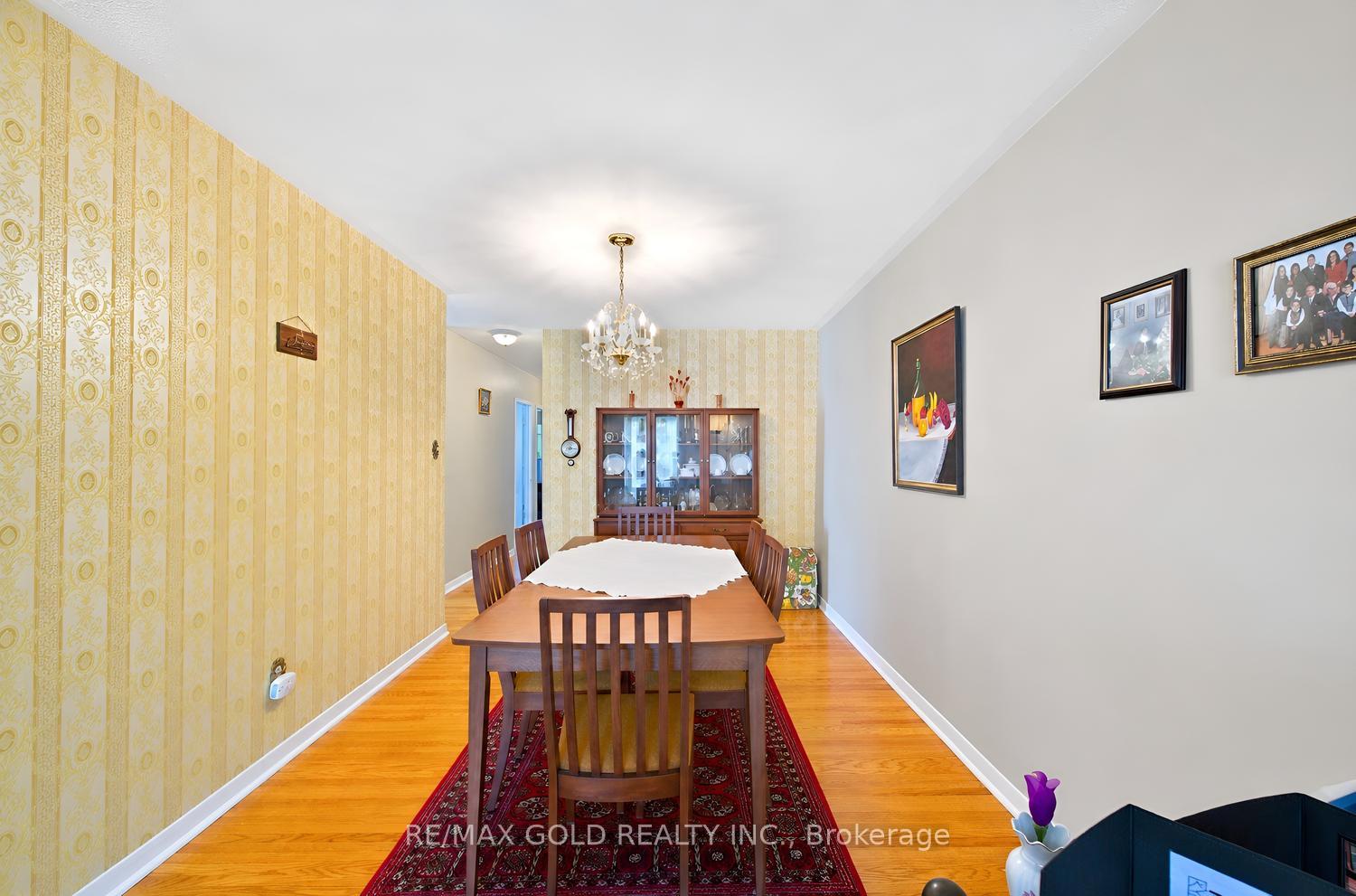 Photo 13 of 7488 Discus Crescent, Mississauga, Malton — HOMEH