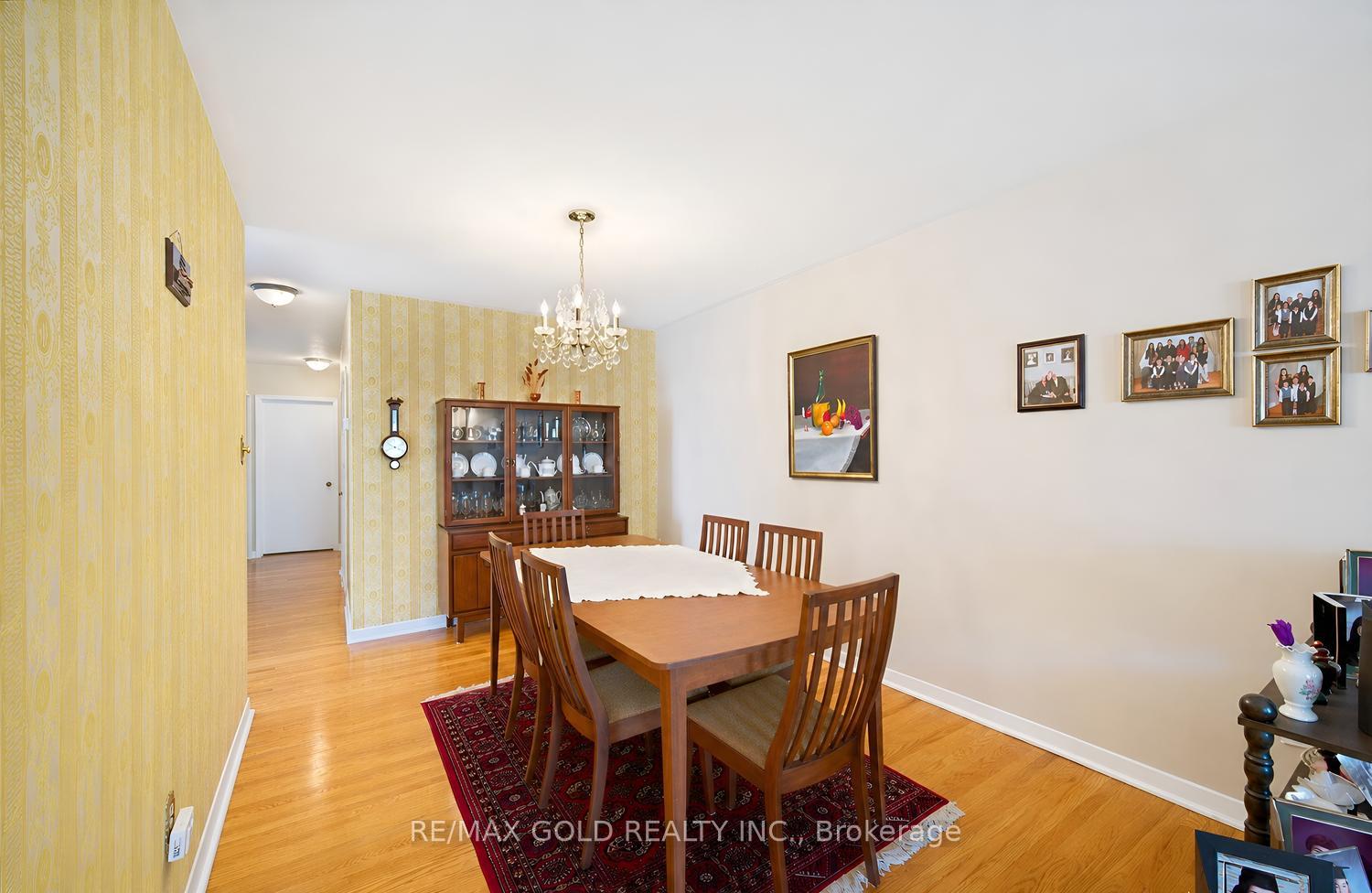 Photo 14 of 7488 Discus Crescent, Mississauga, Malton — HOMEH