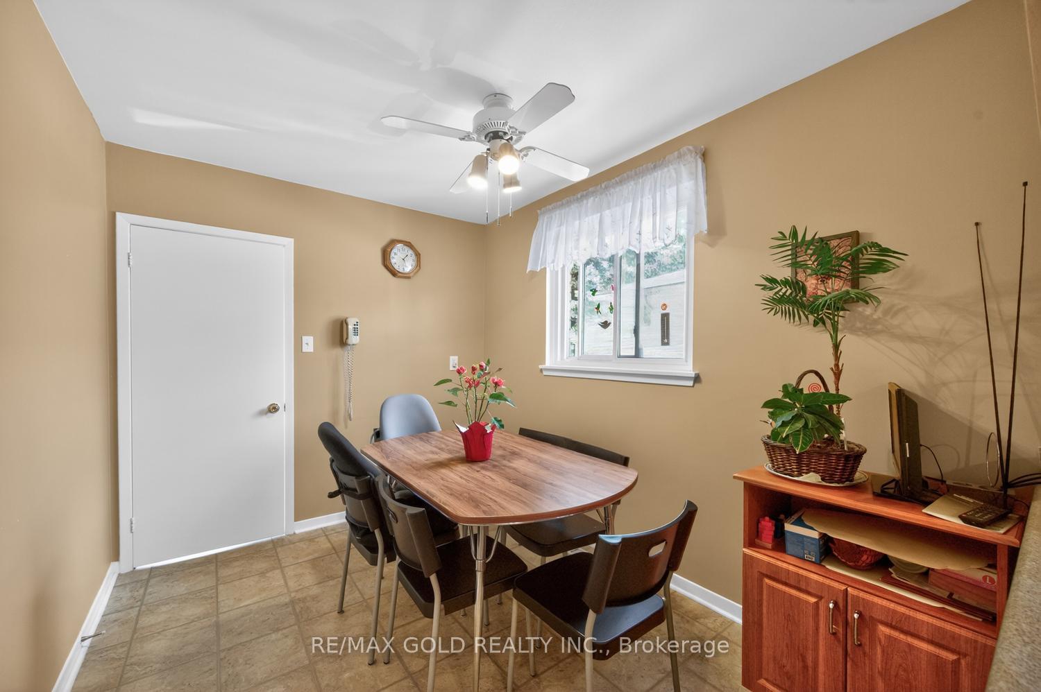 Photo 16 of 7488 Discus Crescent, Mississauga, Malton — HOMEH