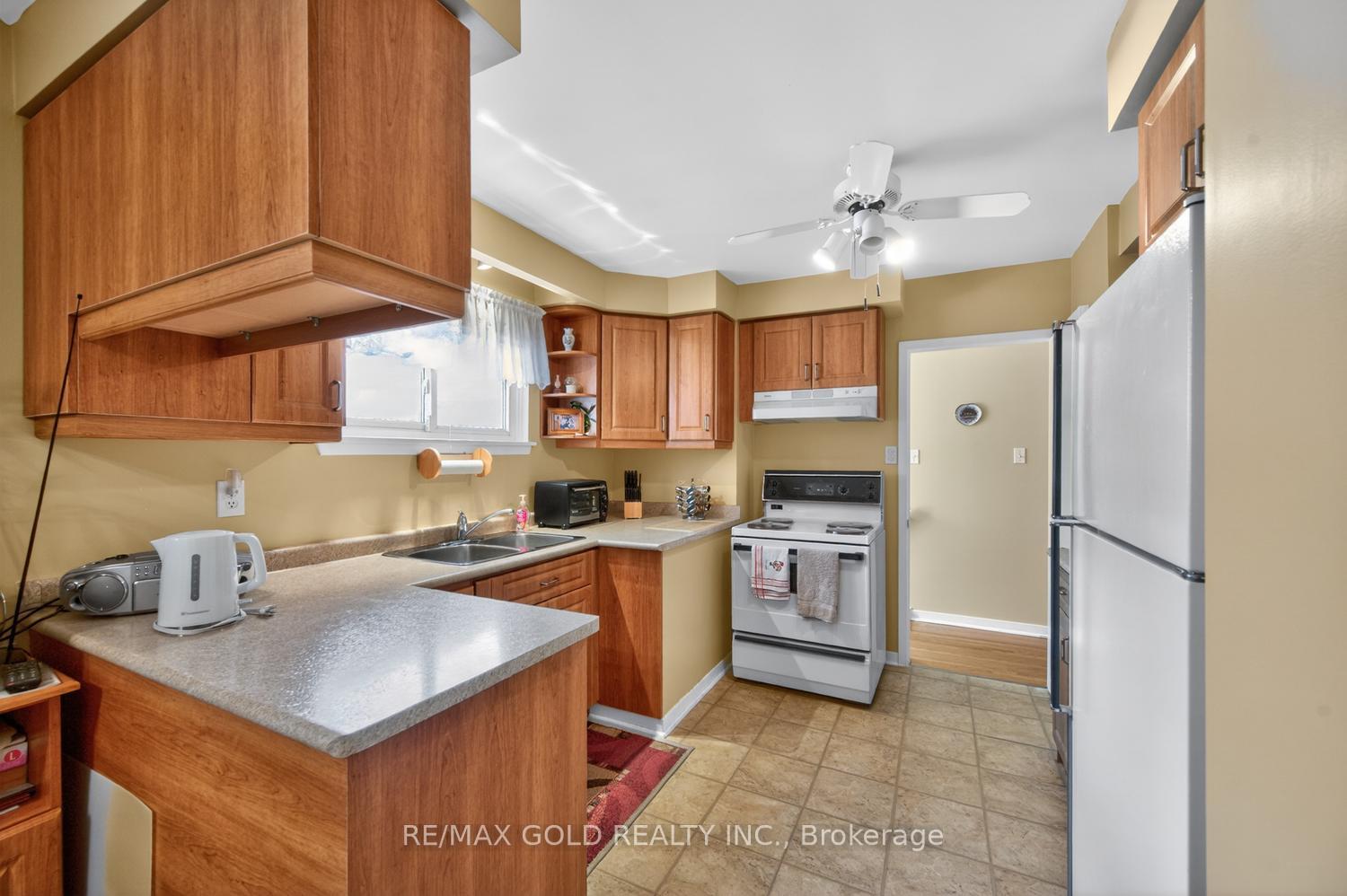 Photo 20 of 7488 Discus Crescent, Mississauga, Malton — HOMEH