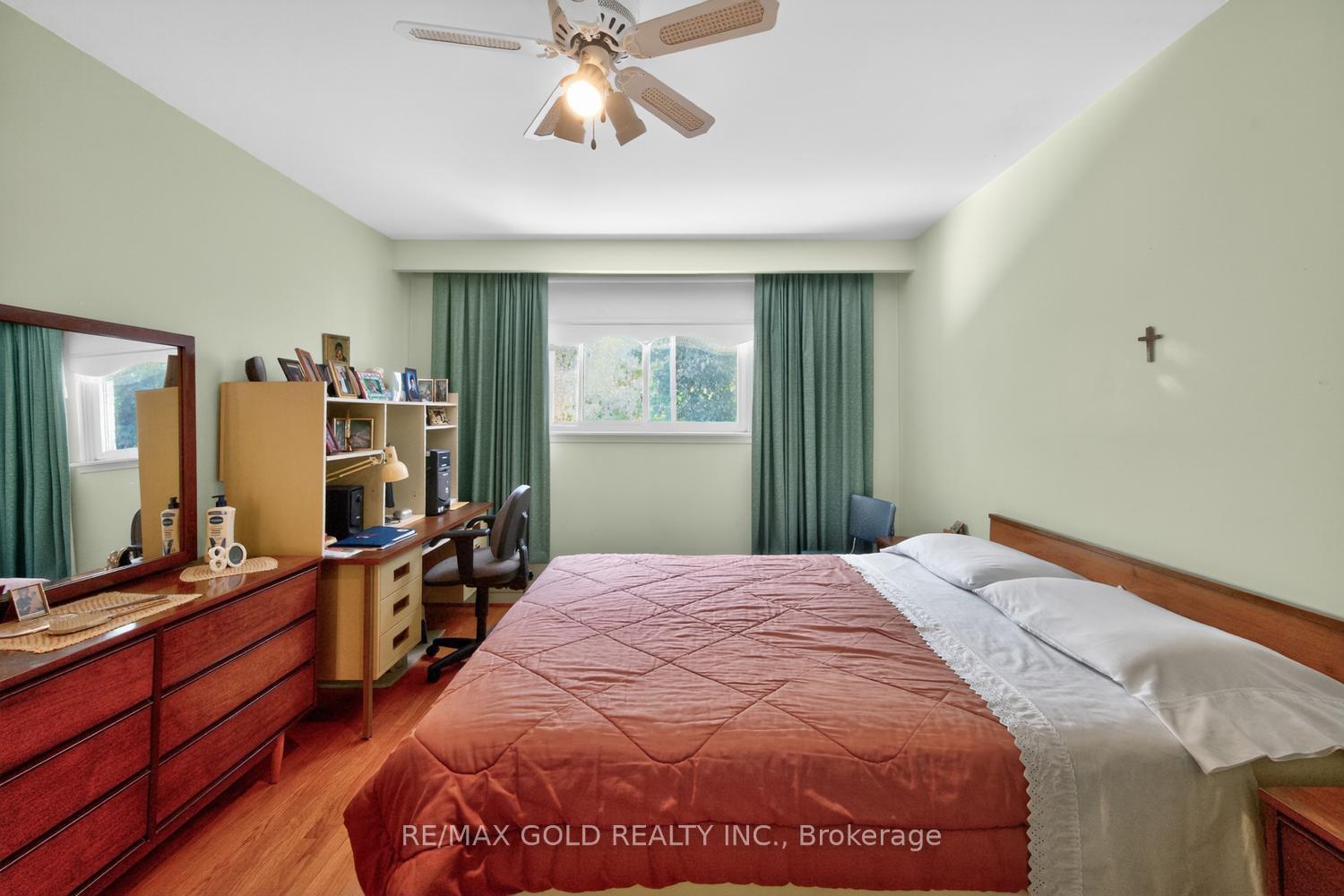 Photo 23 of 7488 Discus Crescent, Mississauga, Malton — HOMEH