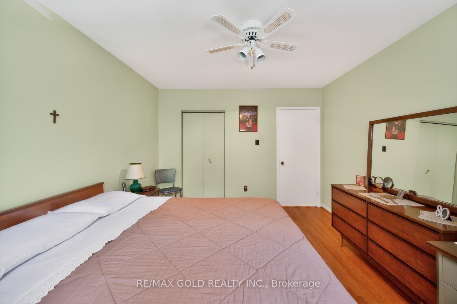 Photo 24 of 7488 Discus Crescent, Mississauga, Malton — HOMEH