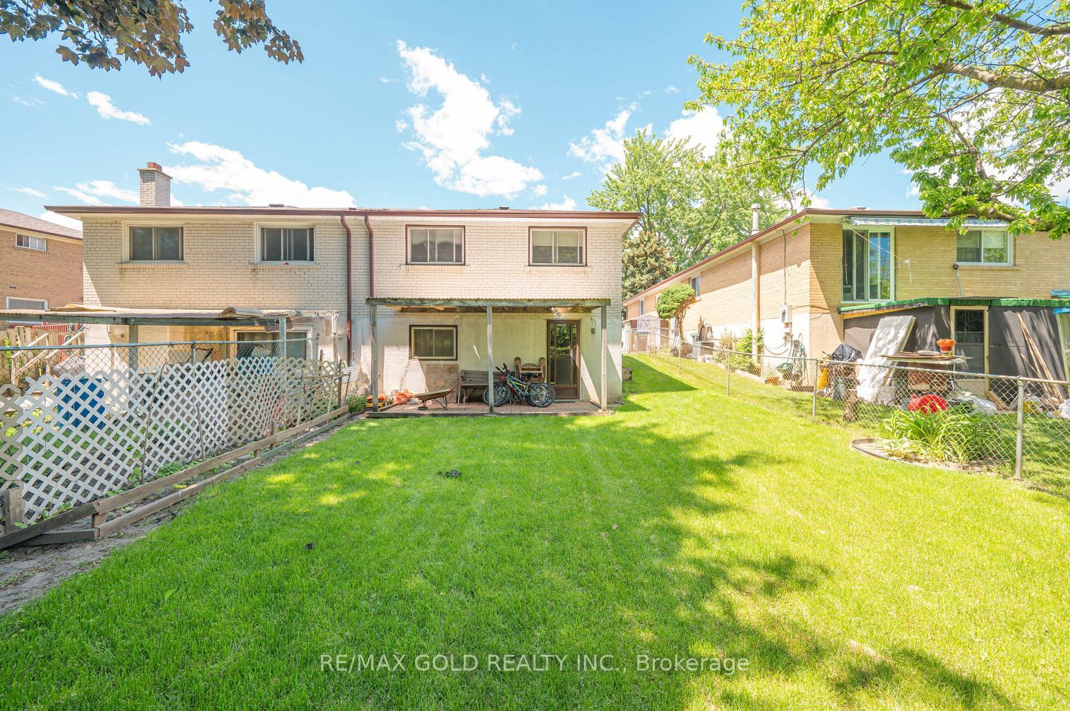 Photo 45 of 7488 Discus Crescent, Mississauga, Malton — HOMEH