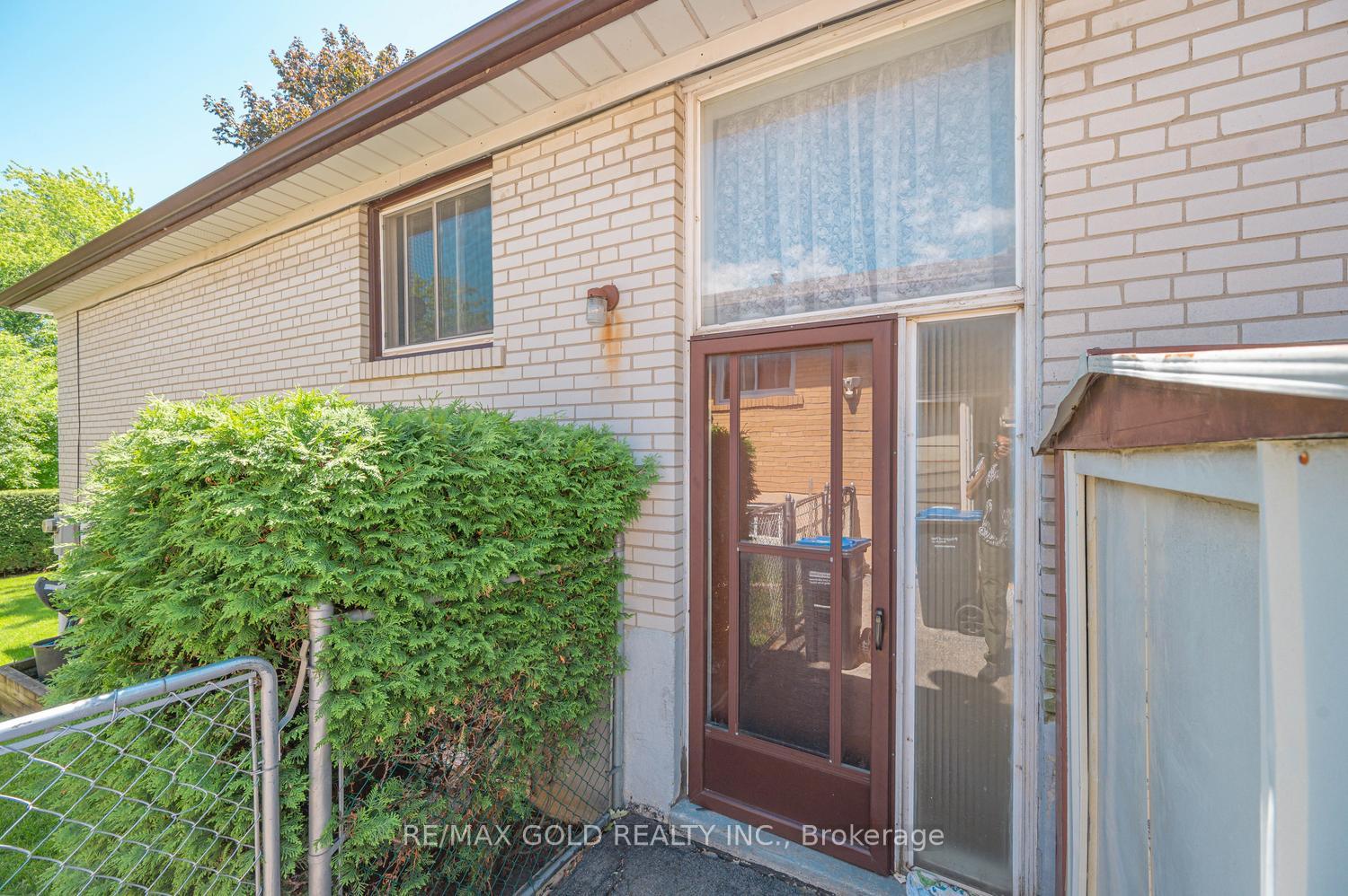Photo 46 of 7488 Discus Crescent, Mississauga, Malton — HOMEH
