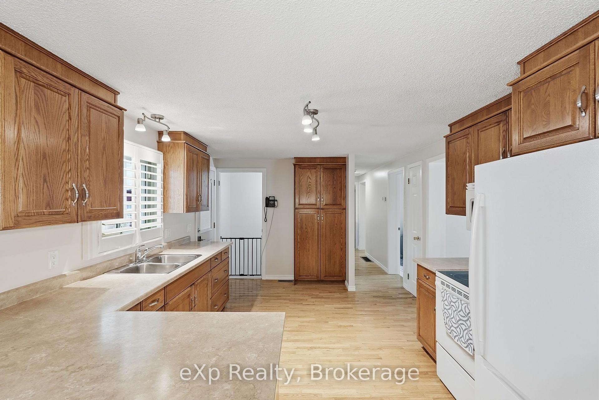 Photo 10 of 313 Bruce 15 Road, Brockton — HOMEH