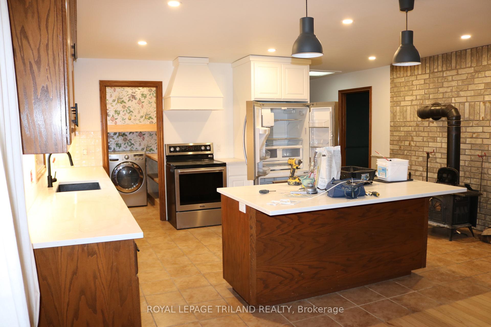 Photo 10 of 10660 Springerhill Road, Bayham, Rural Bayham — HOMEH