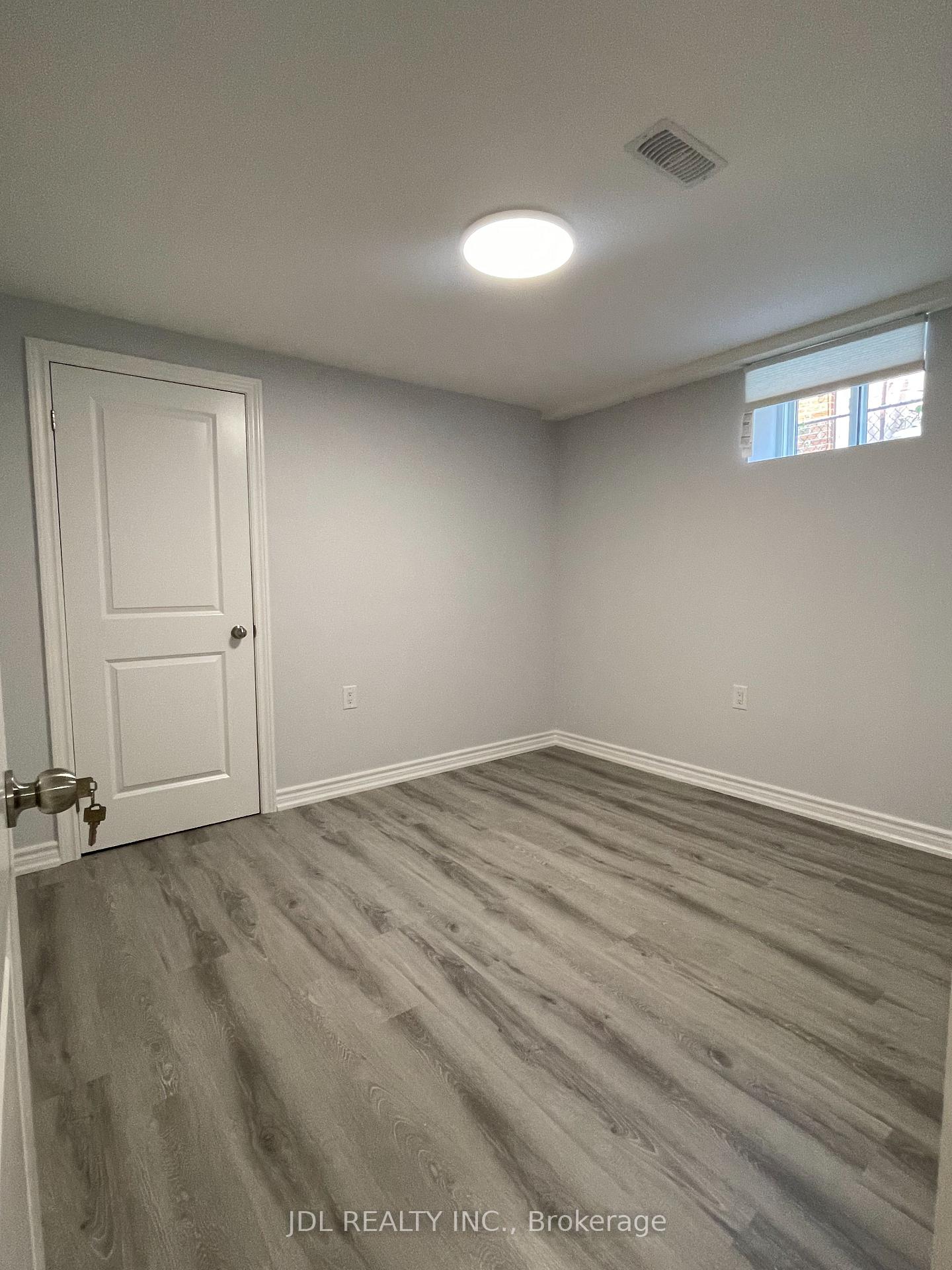 Photo 6 of 29 Summerglade Drive, Scarborough, Agincourt South-Malvern West — HOMEH