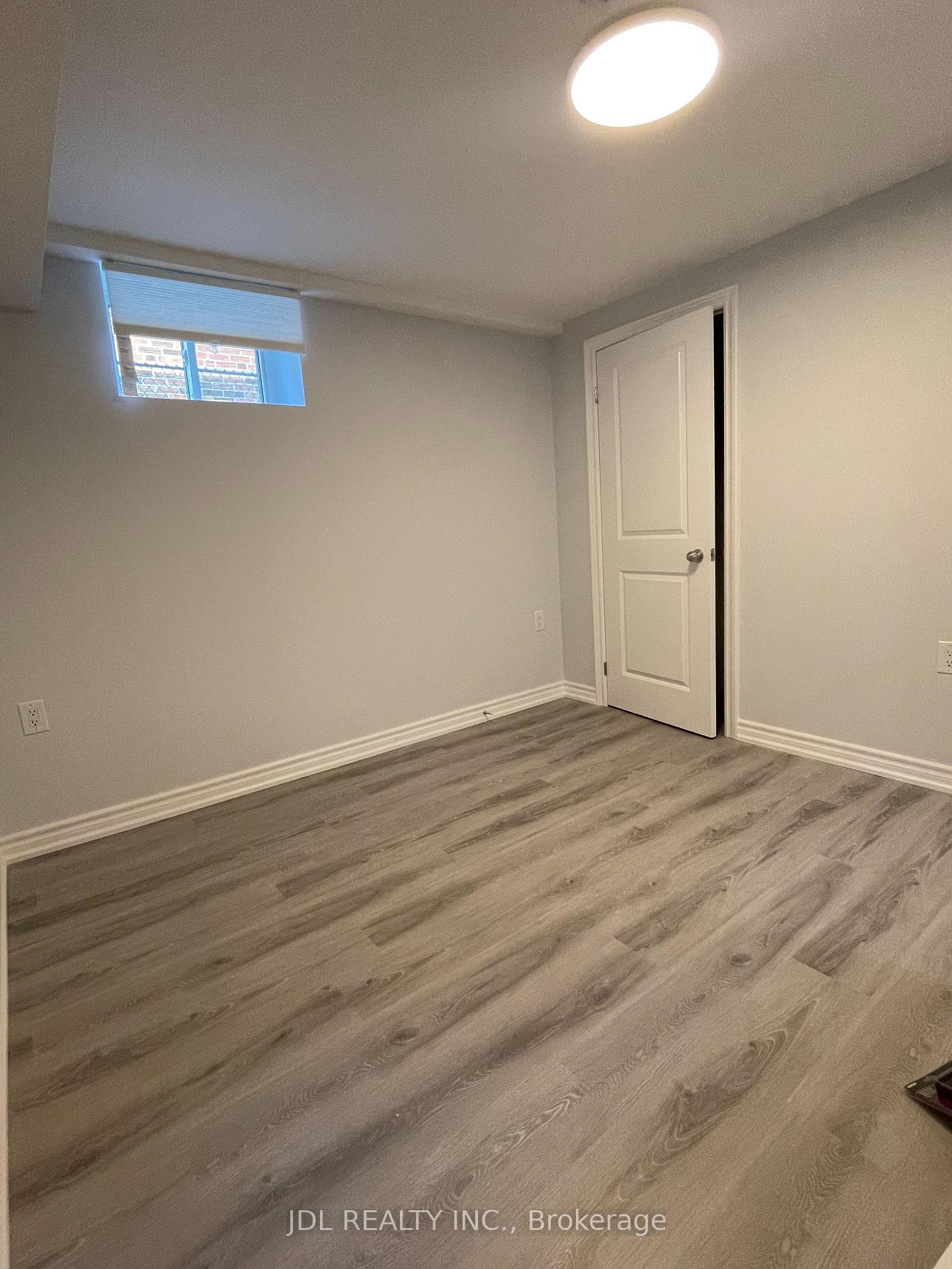 Photo 7 of 29 Summerglade Drive, Scarborough, Agincourt South-Malvern West — HOMEH