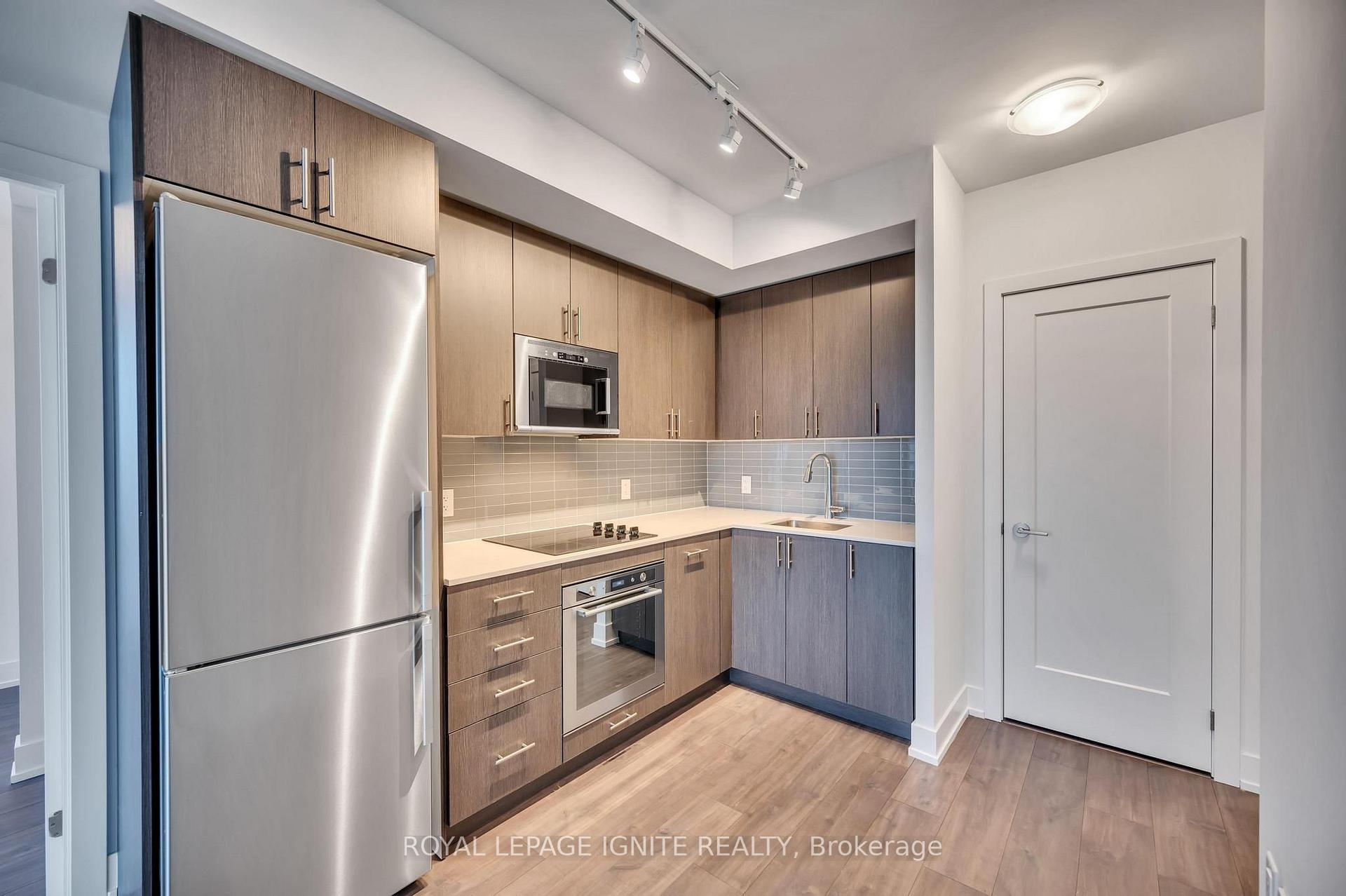 Photo 6 of Unit 905, 2550 Simcoe Street N, Oshawa, Windfields — HOMEH