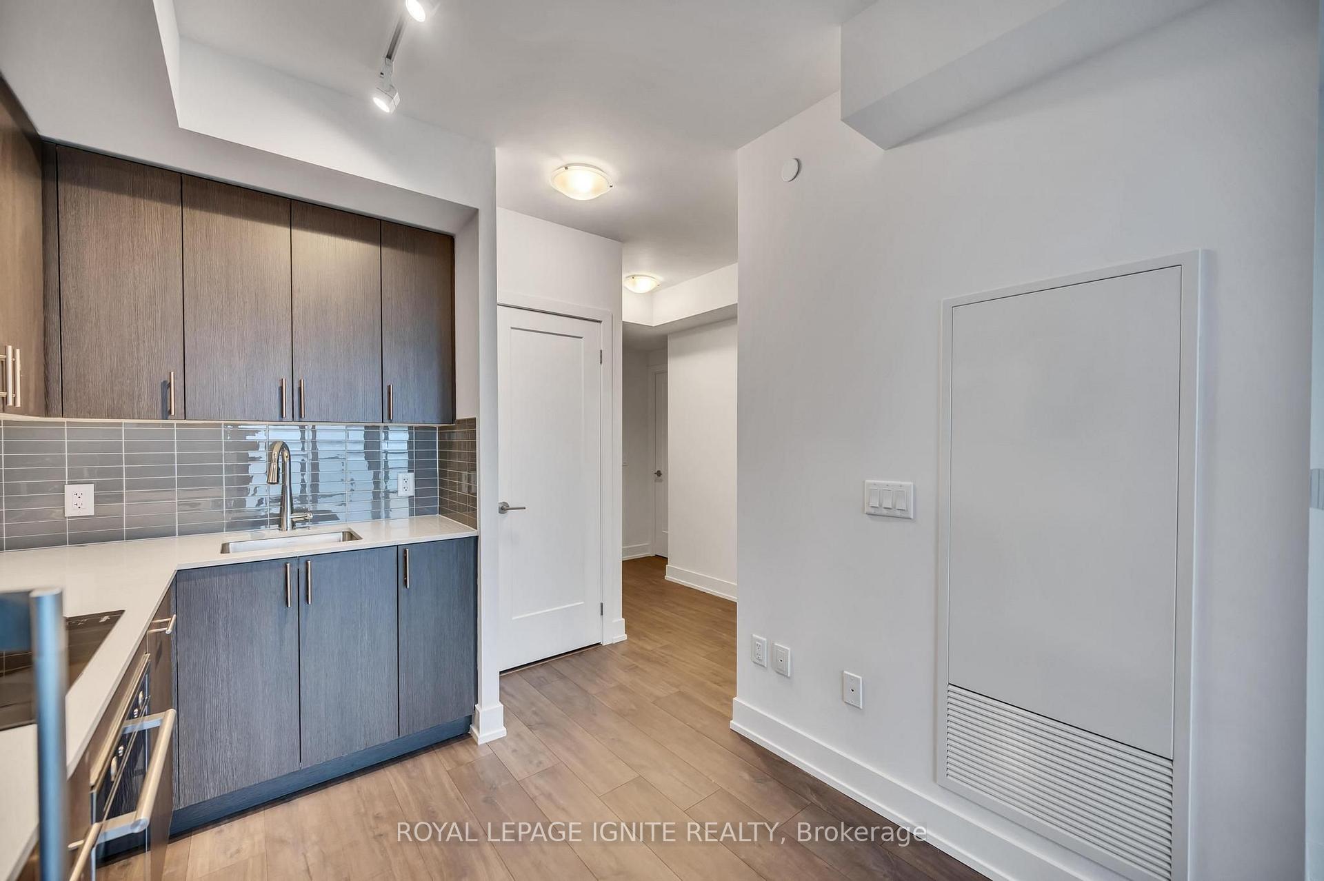 Photo 8 of Unit 905, 2550 Simcoe Street N, Oshawa, Windfields — HOMEH