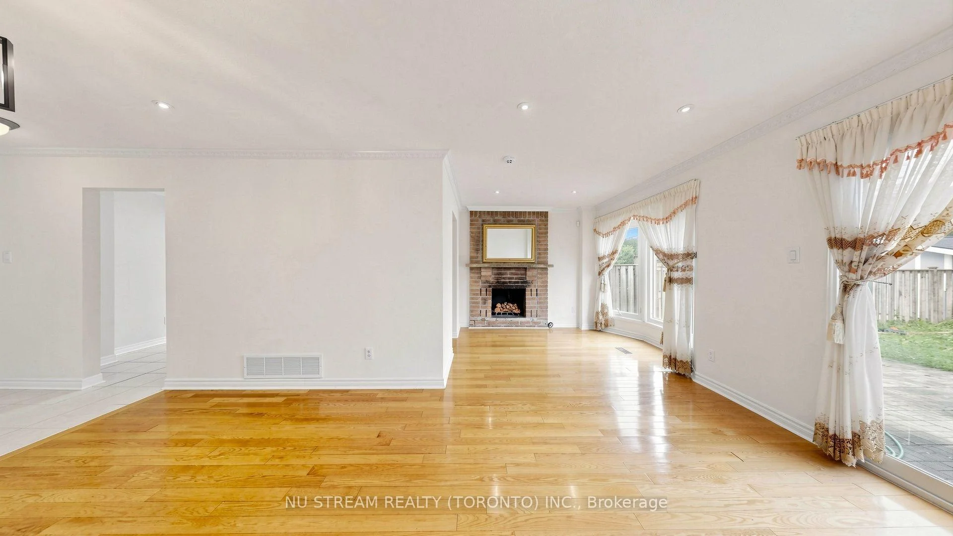 Photo 8 of 154 Markville Road, Markham, Markville — HOMEH