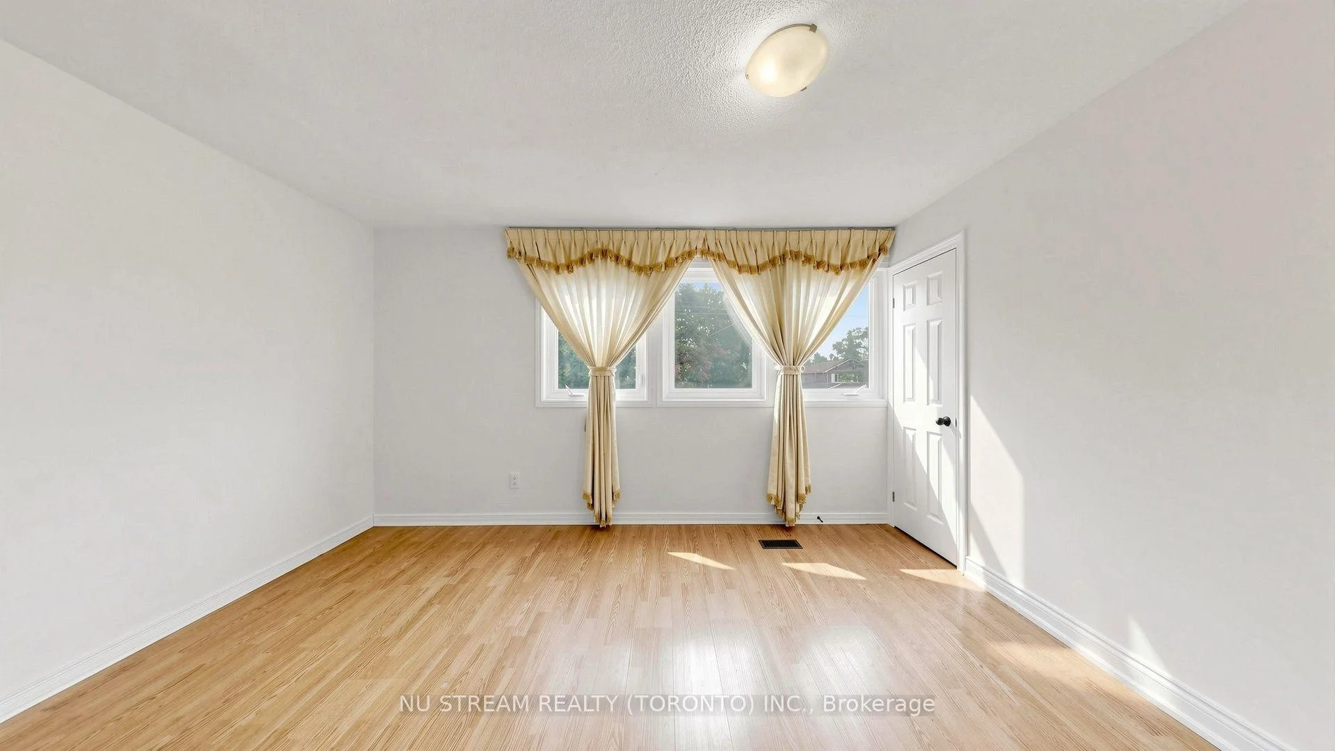 Photo 25 of 154 Markville Road, Markham, Markville — HOMEH