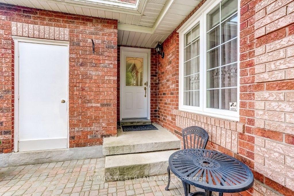 Photo 2 of 7265 Sandhurst Drive, Mississauga, Lisgar — HOMEH