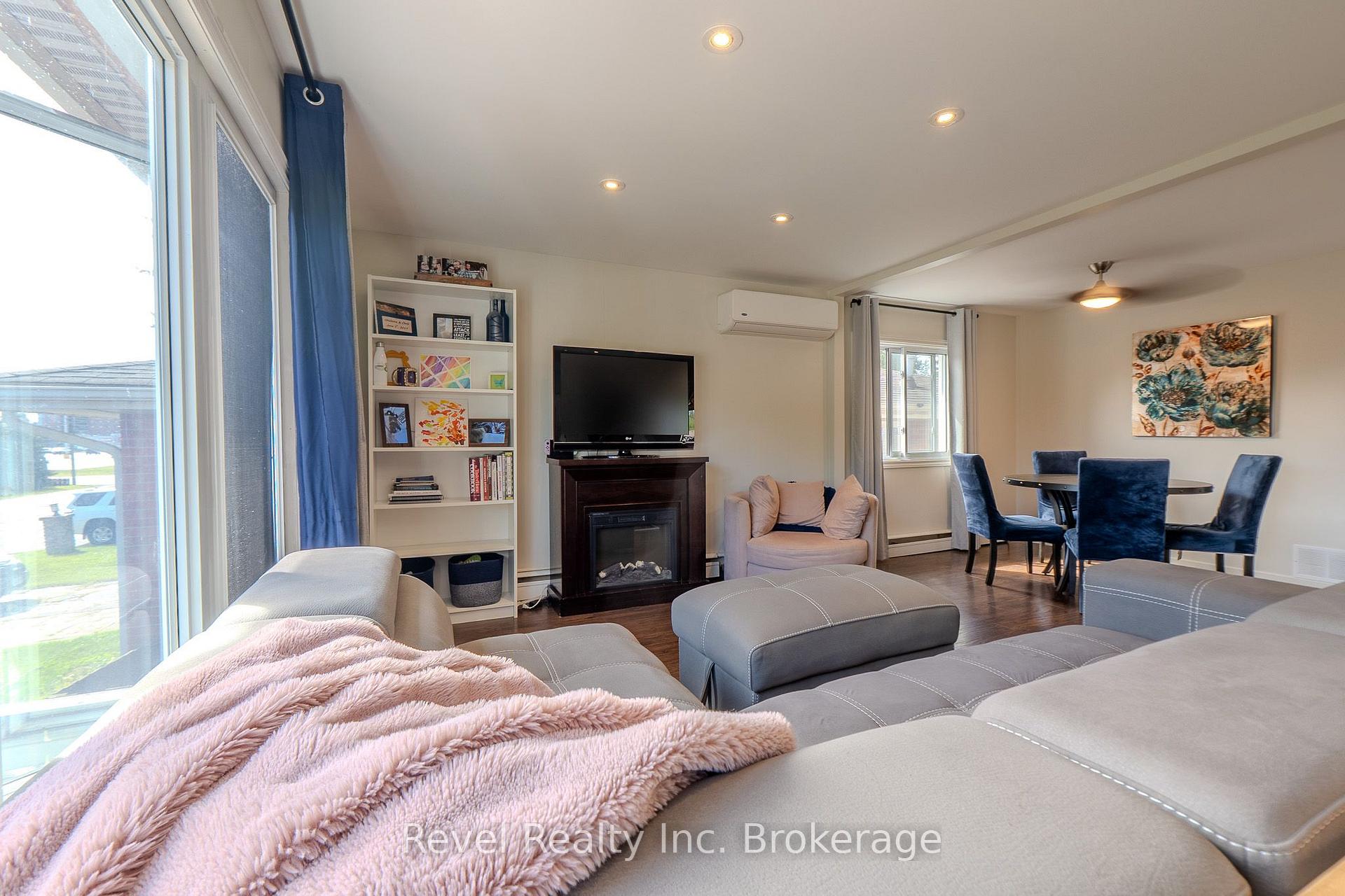 Photo 13 of 257 Lee Avenue, North Bay, Ferris — HOMEH