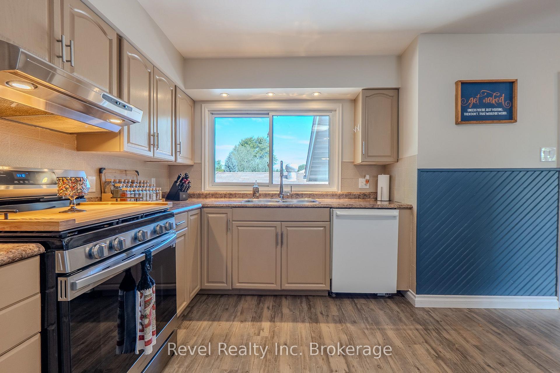 Photo 19 of 257 Lee Avenue, North Bay, Ferris — HOMEH