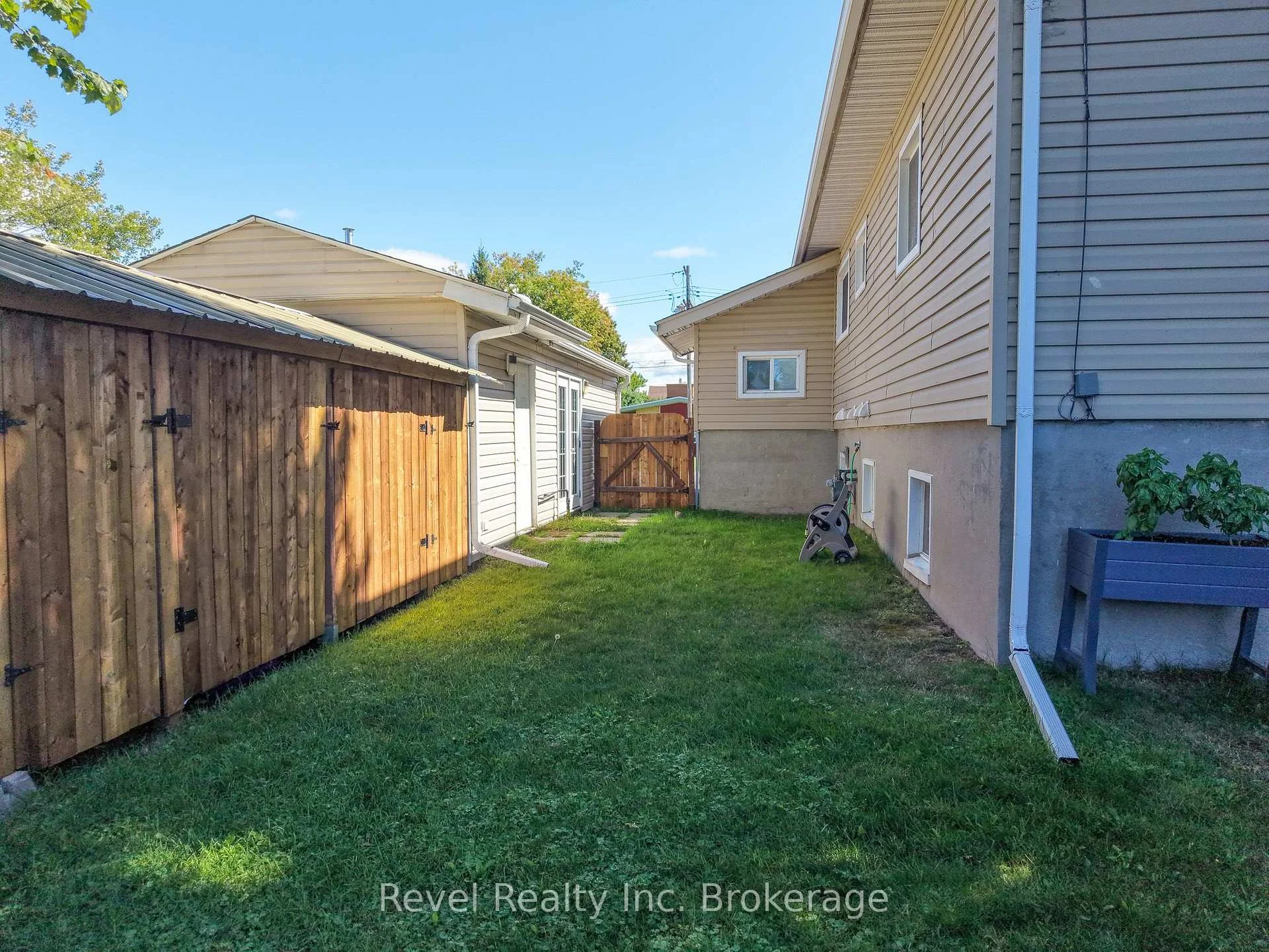 Photo 7 of 257 Lee Avenue, North Bay, Ferris — HOMEH