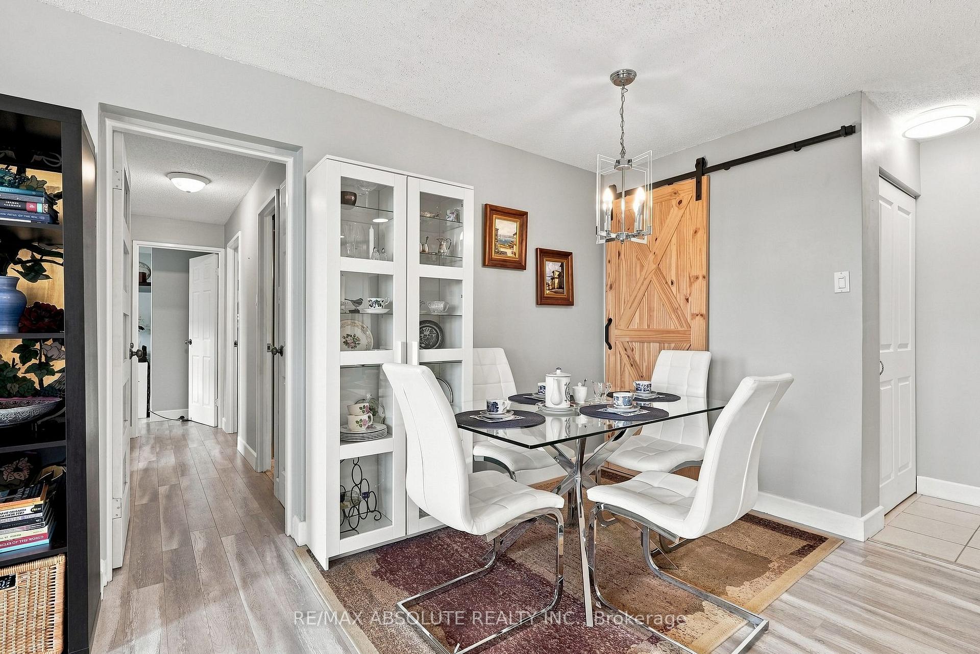 Photo 4 of 20 Chesterton Drive, Ottawa, Borden Farm/Stewart Farm/Carleton Heights/Parkwood Hills — HOMEH