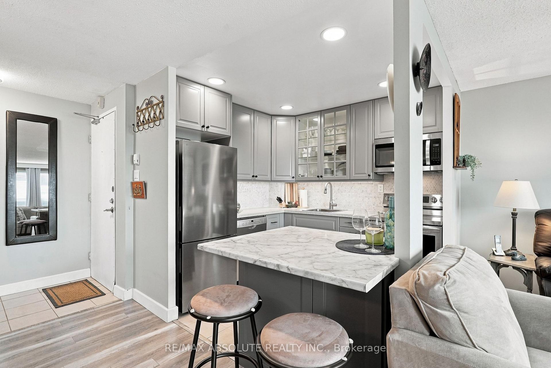 Photo 6 of 20 Chesterton Drive, Ottawa, Borden Farm/Stewart Farm/Carleton Heights/Parkwood Hills — HOMEH