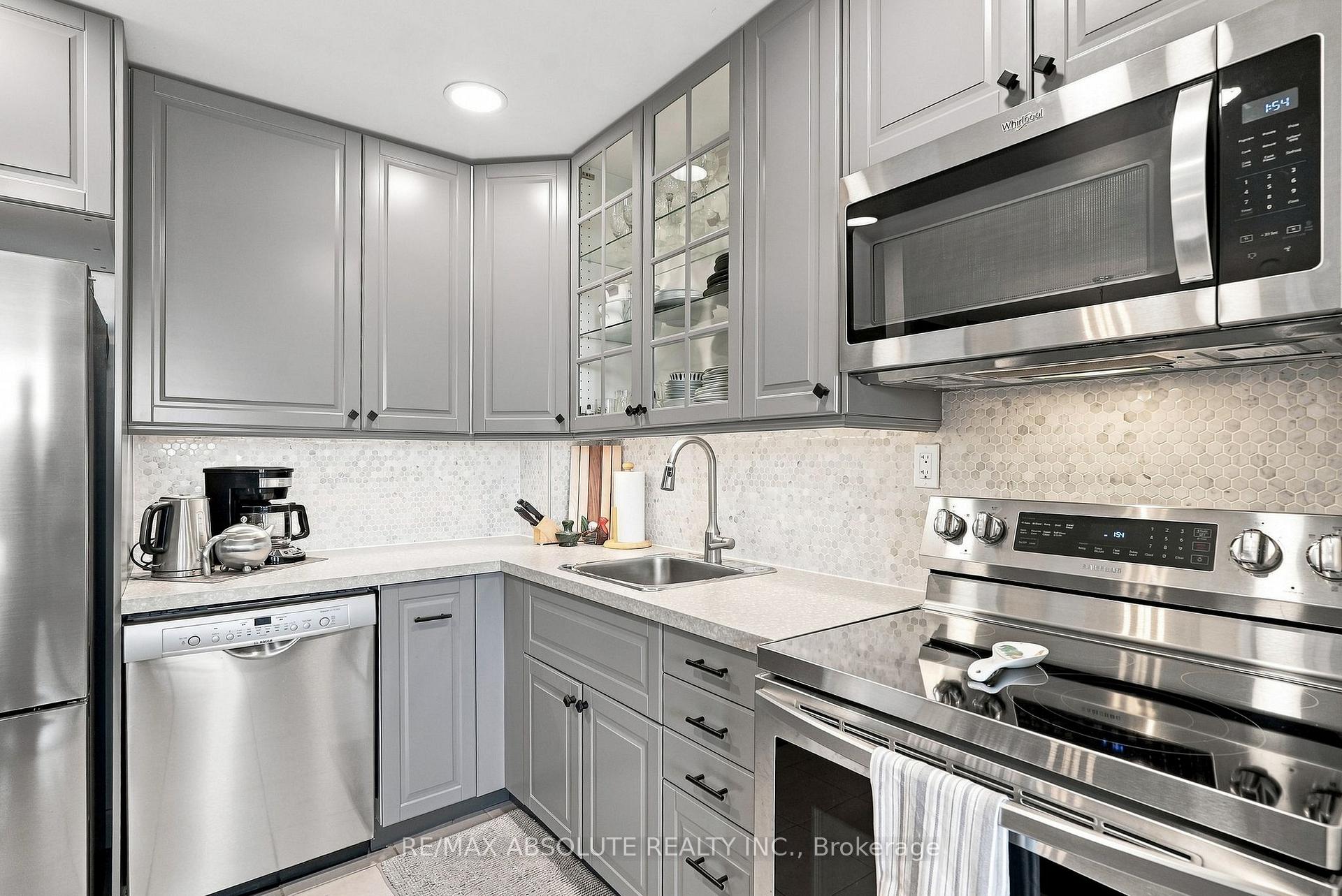 Photo 9 of 20 Chesterton Drive, Ottawa, Borden Farm/Stewart Farm/Carleton Heights/Parkwood Hills — HOMEH