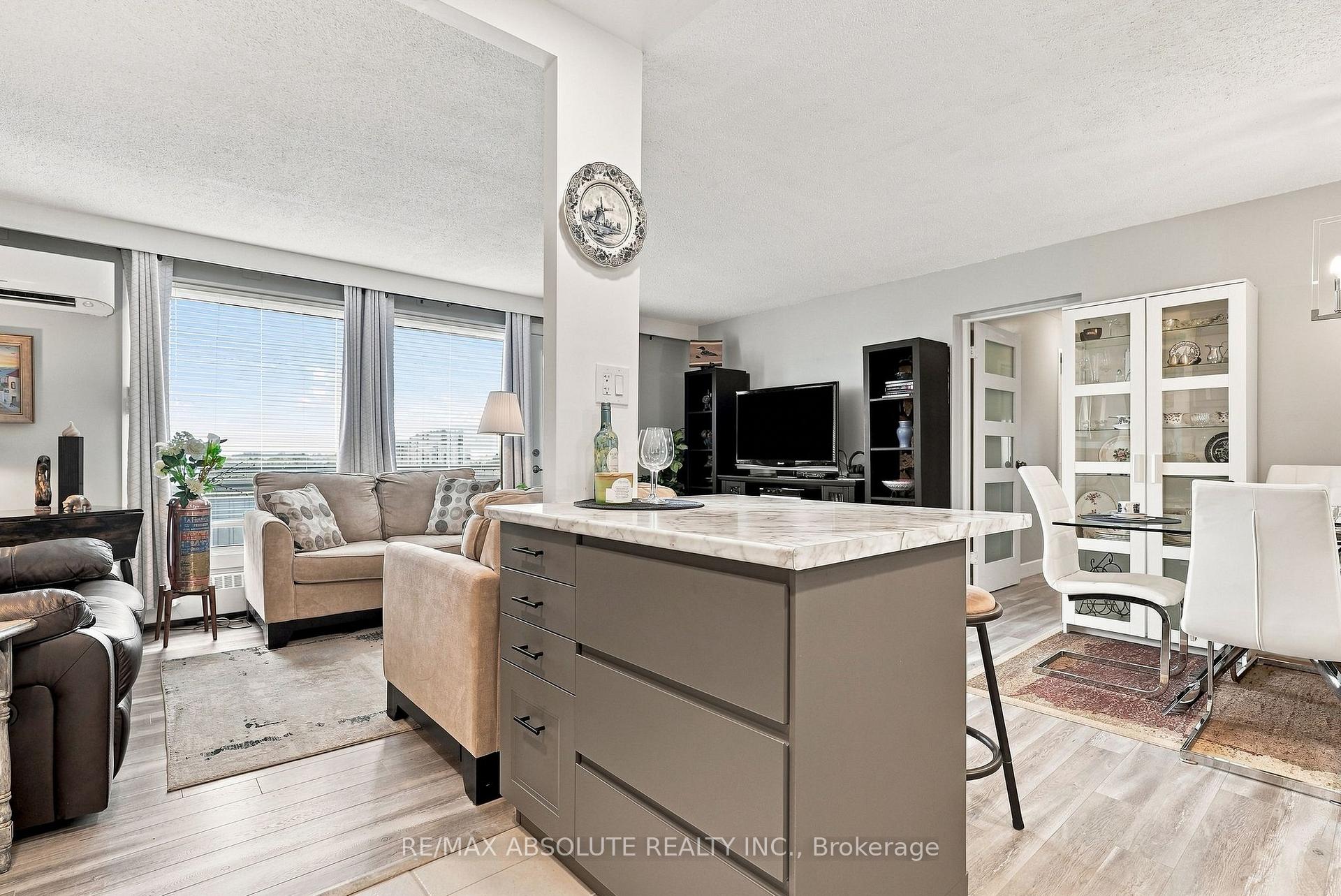 Photo 10 of 20 Chesterton Drive, Ottawa, Borden Farm/Stewart Farm/Carleton Heights/Parkwood Hills — HOMEH