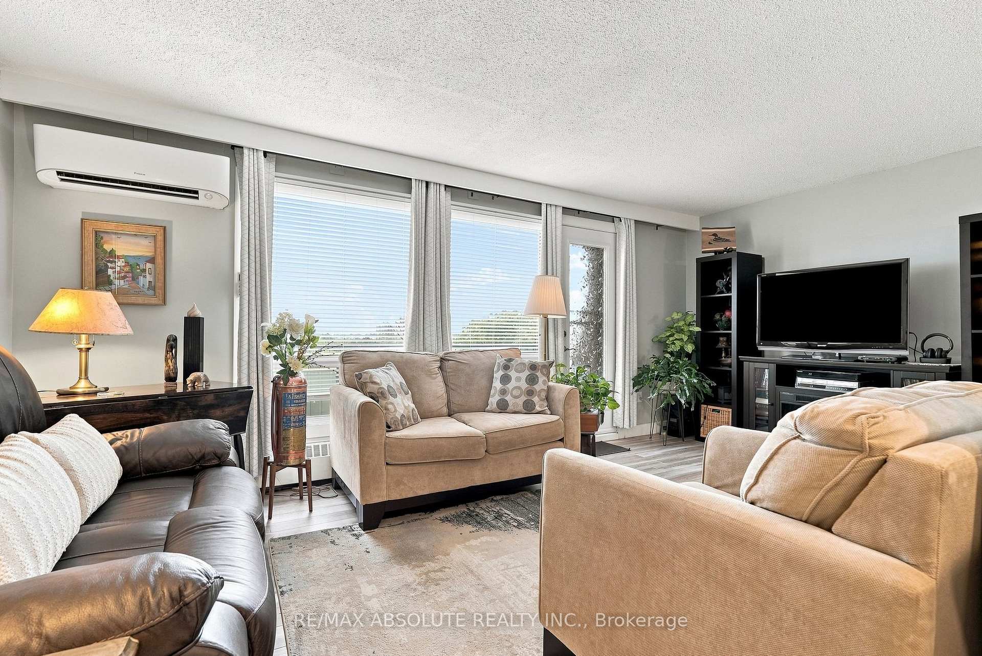 Photo 11 of 20 Chesterton Drive, Ottawa, Borden Farm/Stewart Farm/Carleton Heights/Parkwood Hills — HOMEH