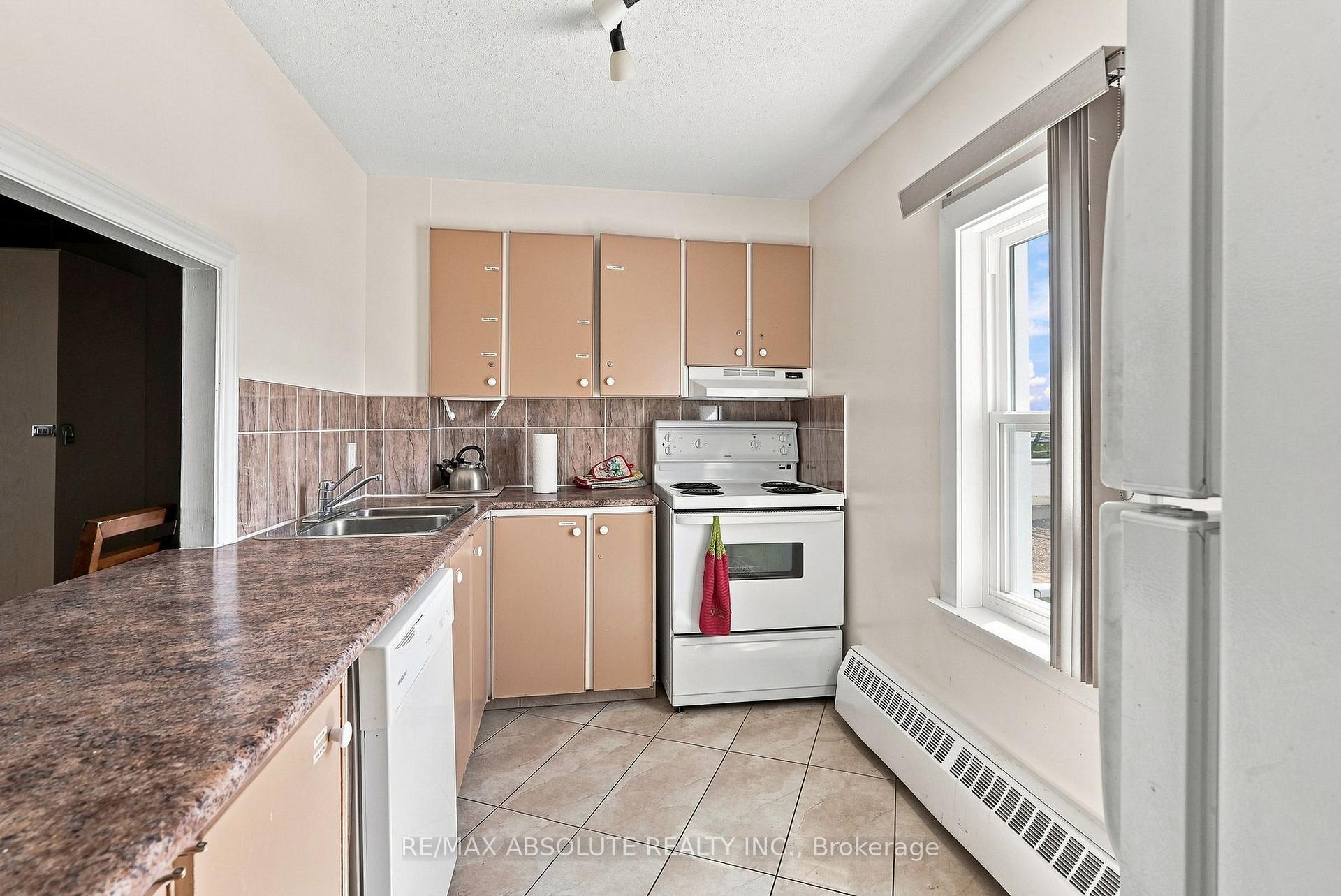 Photo 30 of 20 Chesterton Drive, Ottawa, Borden Farm/Stewart Farm/Carleton Heights/Parkwood Hills — HOMEH