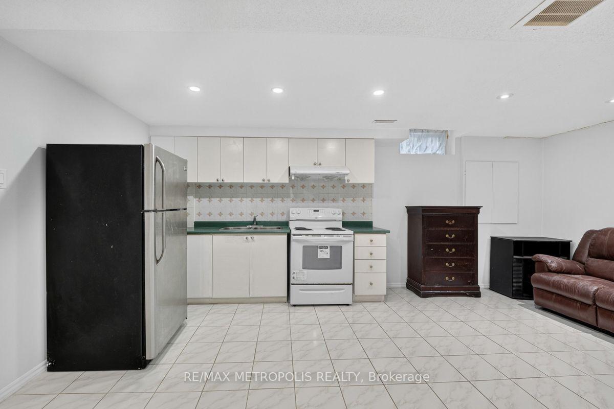 Photo 6 of Unit BSMT, 32 Summerlea Street, Markham, Middlefield — HOMEH