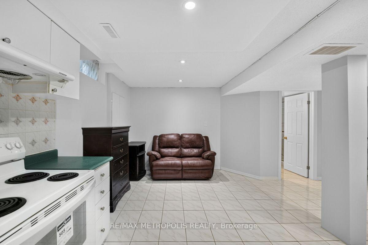 Photo 13 of Unit BSMT, 32 Summerlea Street, Markham, Middlefield — HOMEH